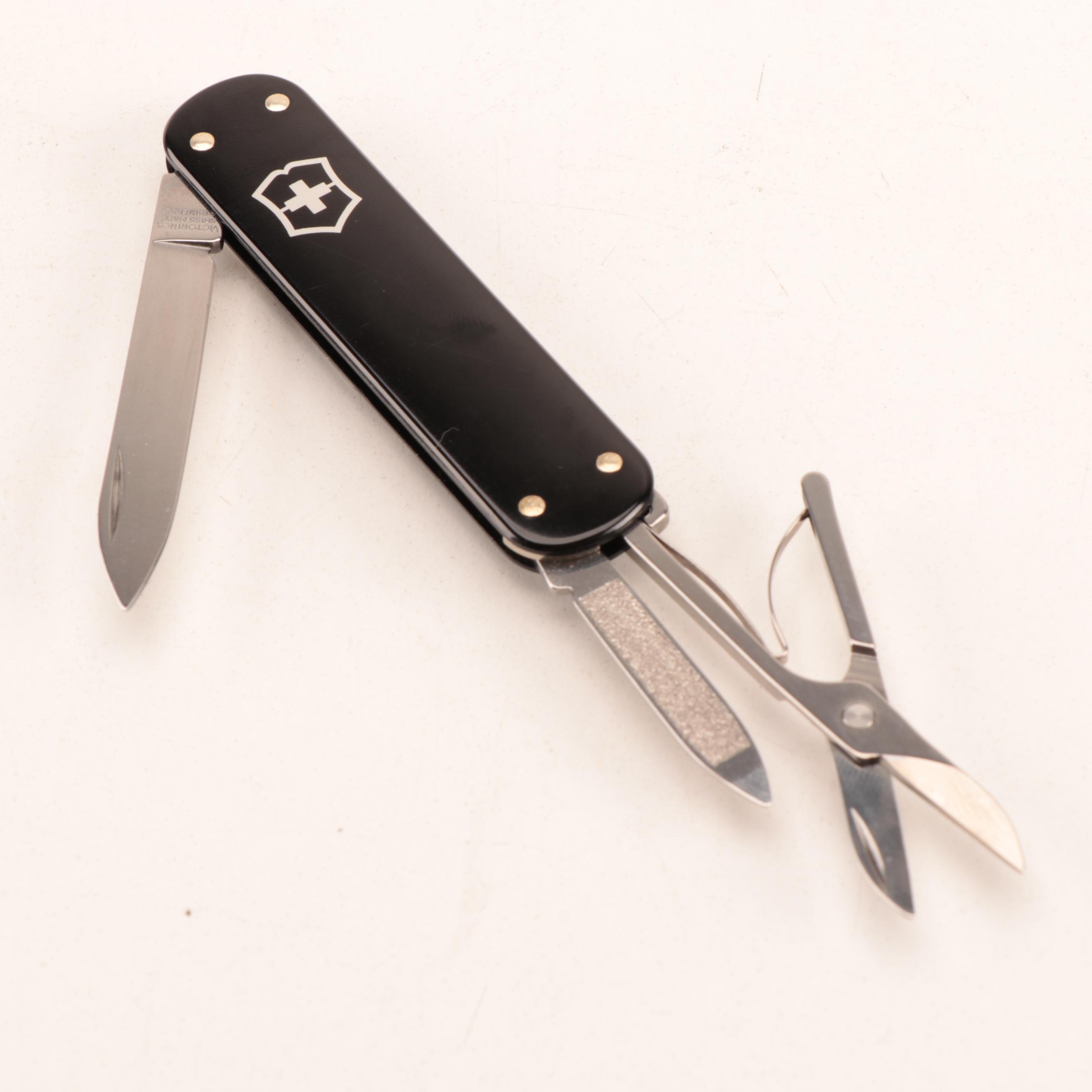 Vicorinox Swiss Army Knife Collection with Folding Knife Case