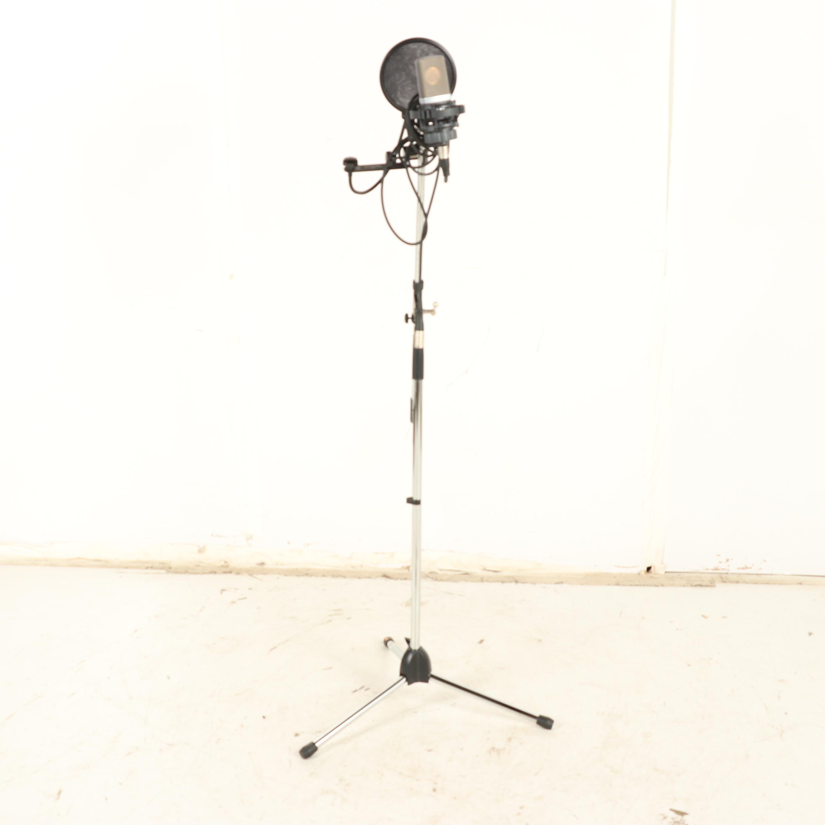 AKG C214 Condenser Microphone with Sterling PF2 Professional Mesh Pop Filter