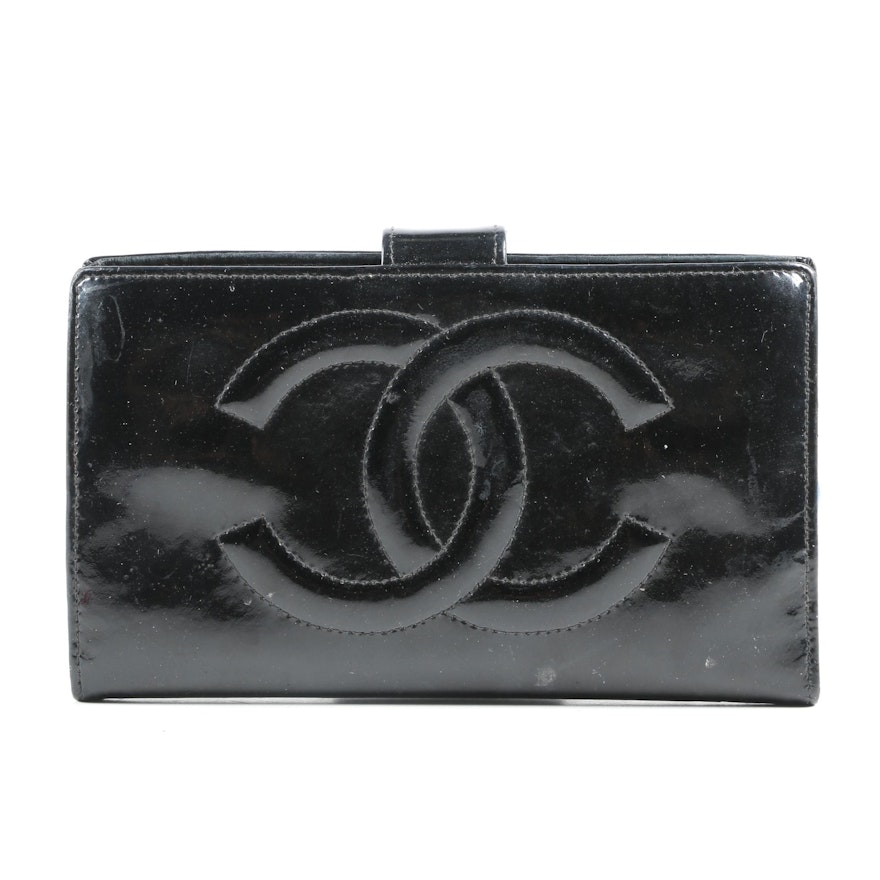 Chanel CC Wallet in Black Patent Patent Leather