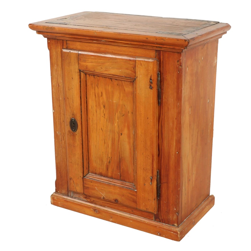 Victorian Southern Yellow Pine Wall Cabinet, Mid-19th Century
