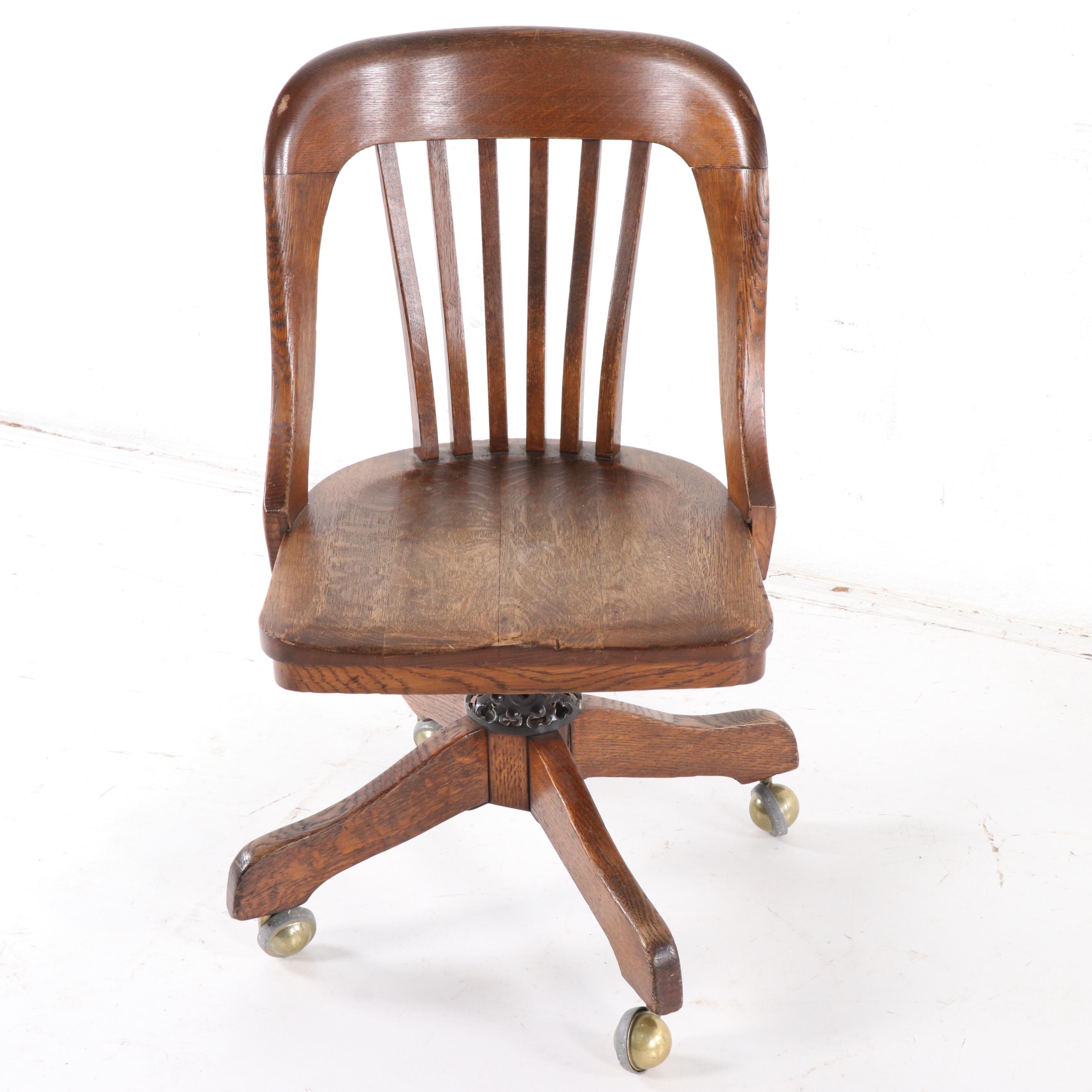 American Oak Swivel Office Chair by Milwaukee Chair Co., Early 20th Century
