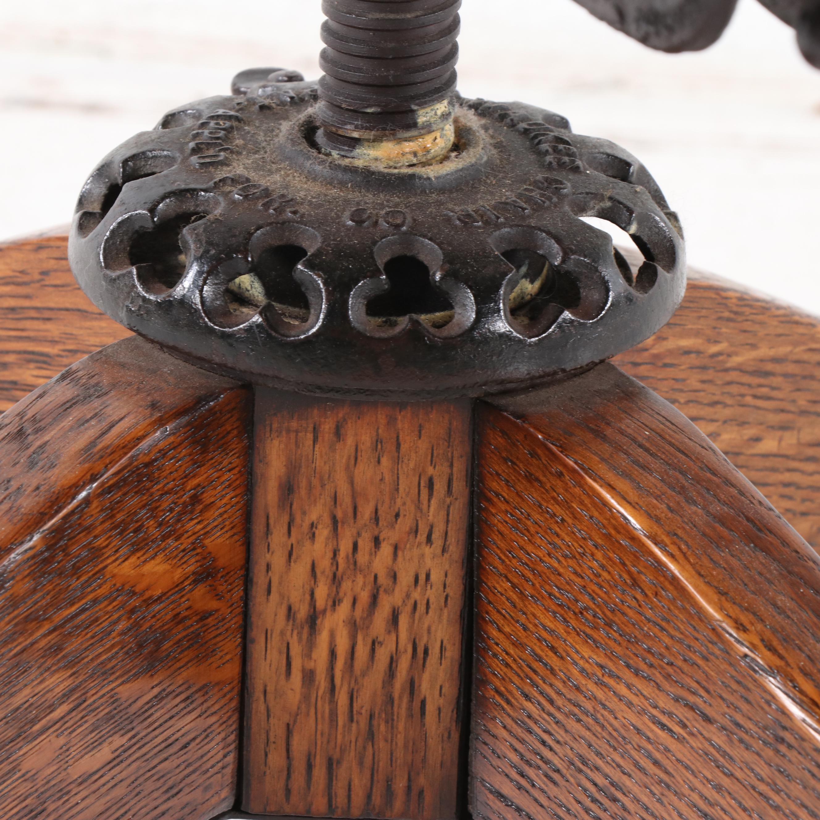 American Oak Swivel Office Chair by Milwaukee Chair Co., Early 20th Century