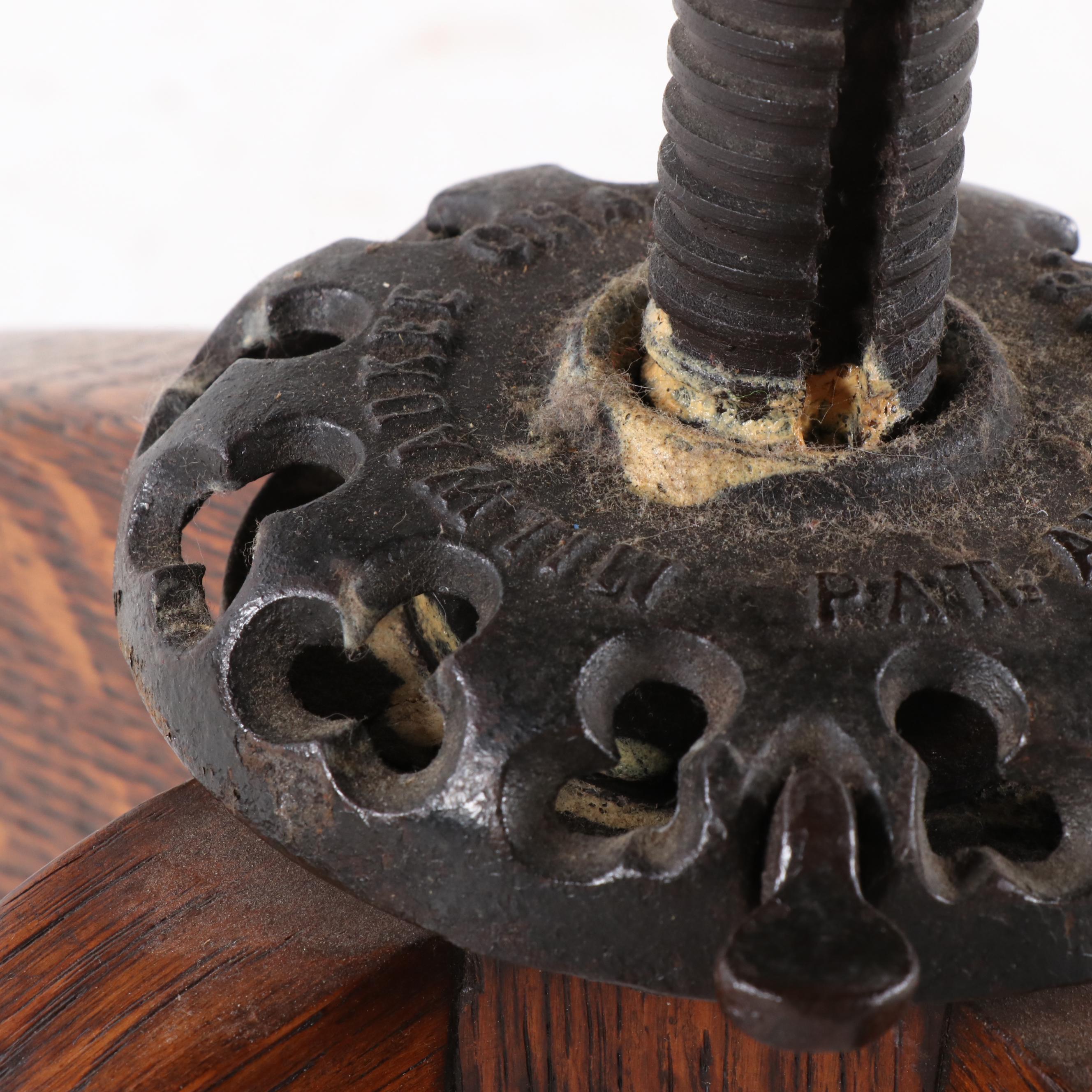 American Oak Swivel Office Chair by Milwaukee Chair Co., Early 20th Century