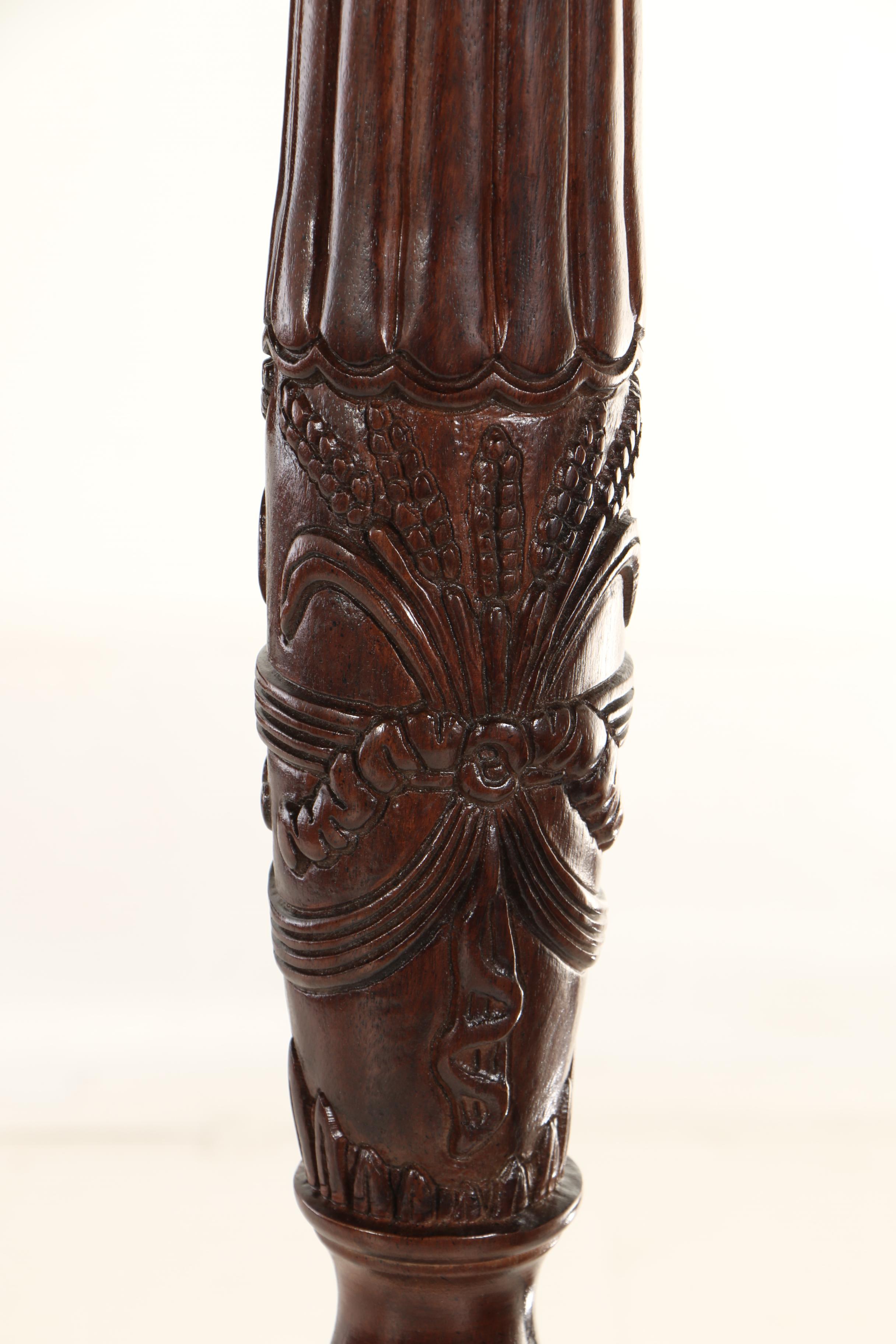 Thomasville Furniture, Federal Style Mahogany Four-Post Queen Size Bed Frame