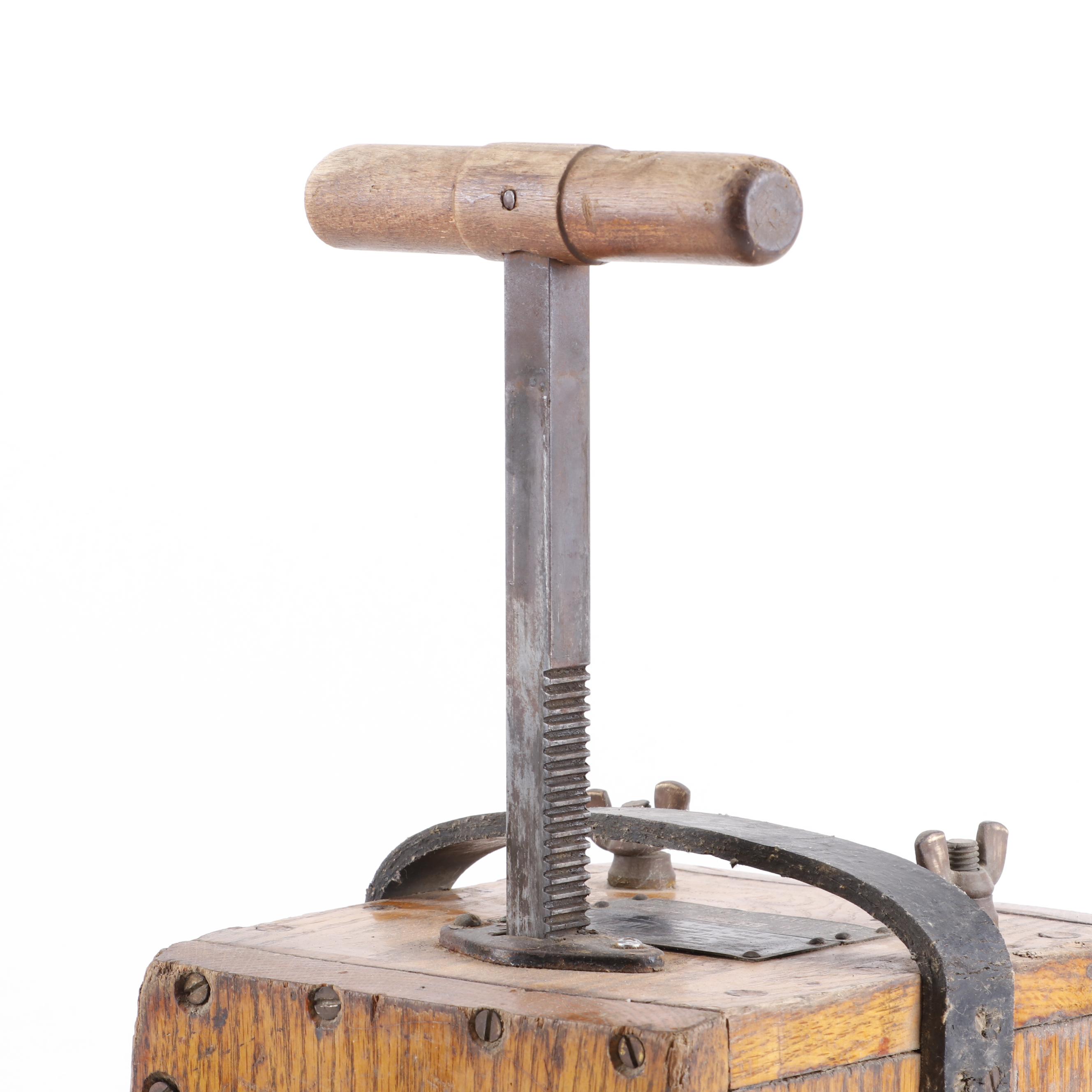 Antique Dupont No. 30 Dynamite Blasting Machine