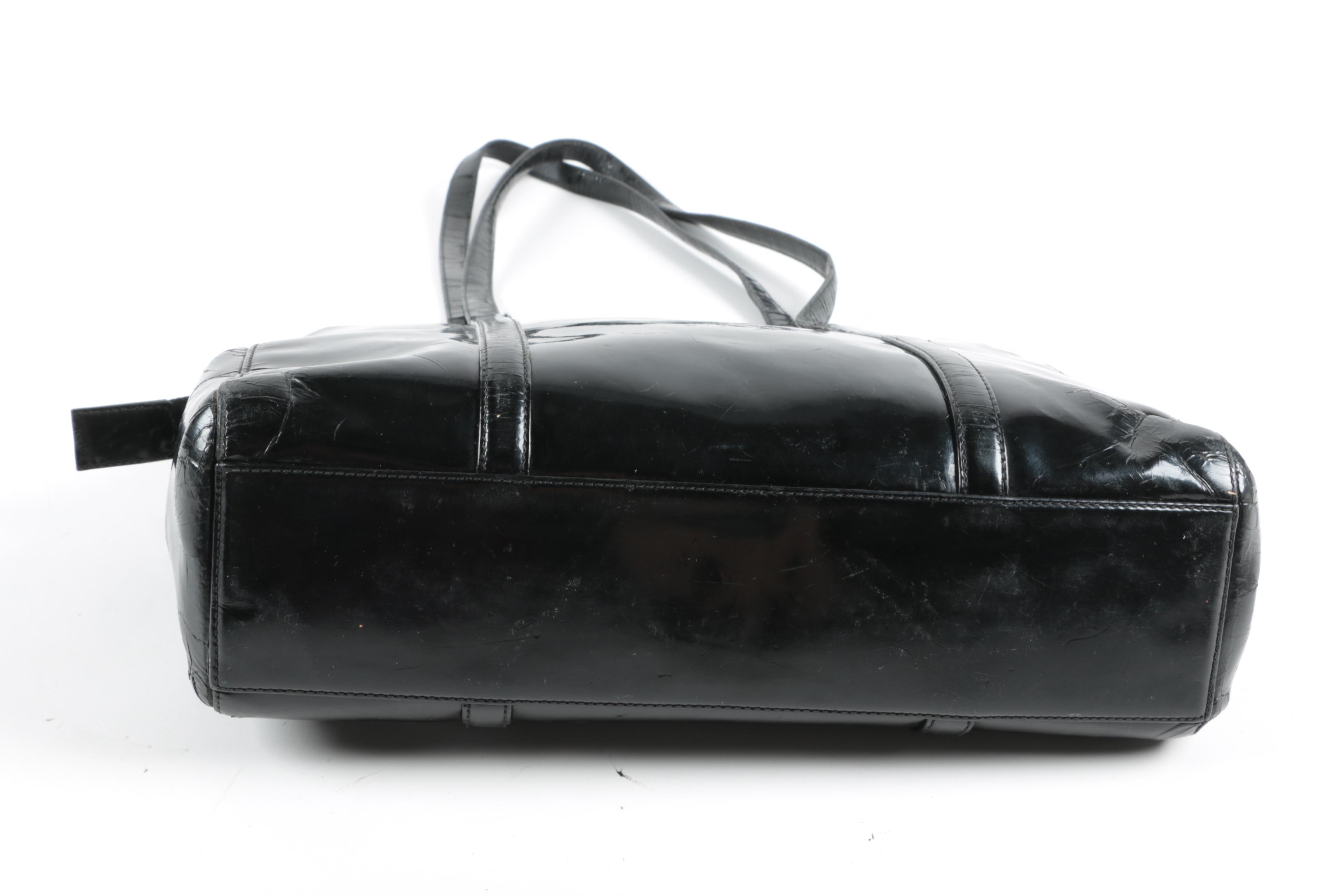 Prada Shoulder Bag in Black Spazzolato Leather