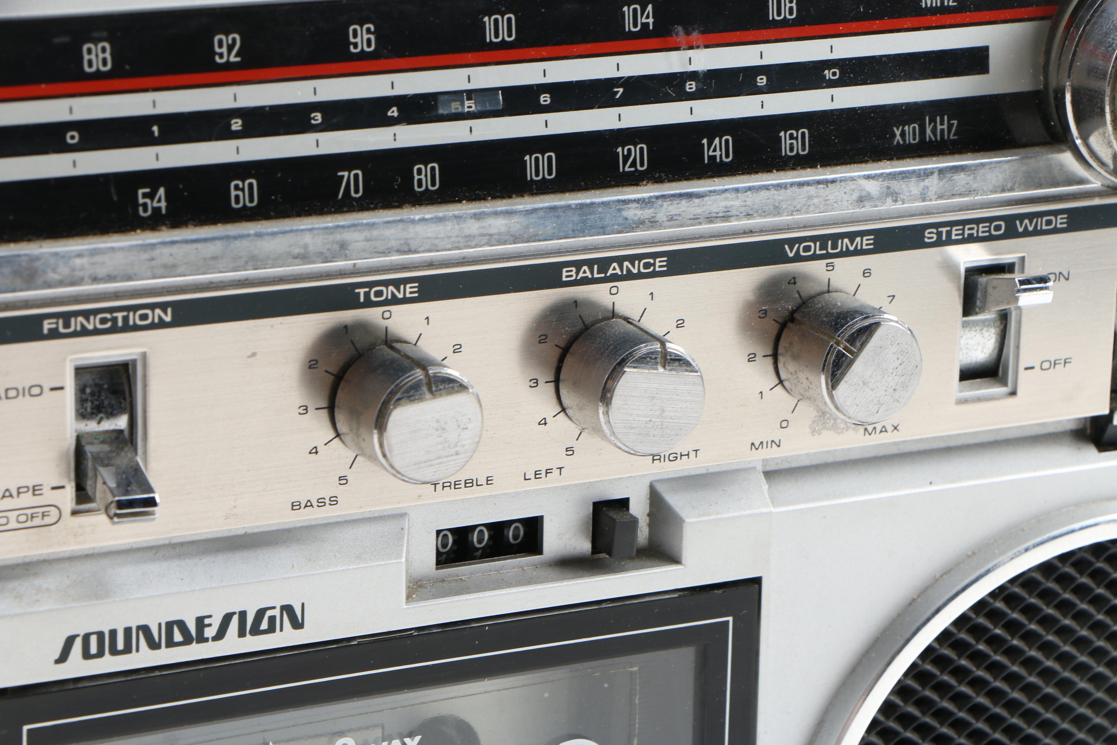 Soundesign 4633 AM/FM Stereo Cassette Recorder Boombox, 1980s