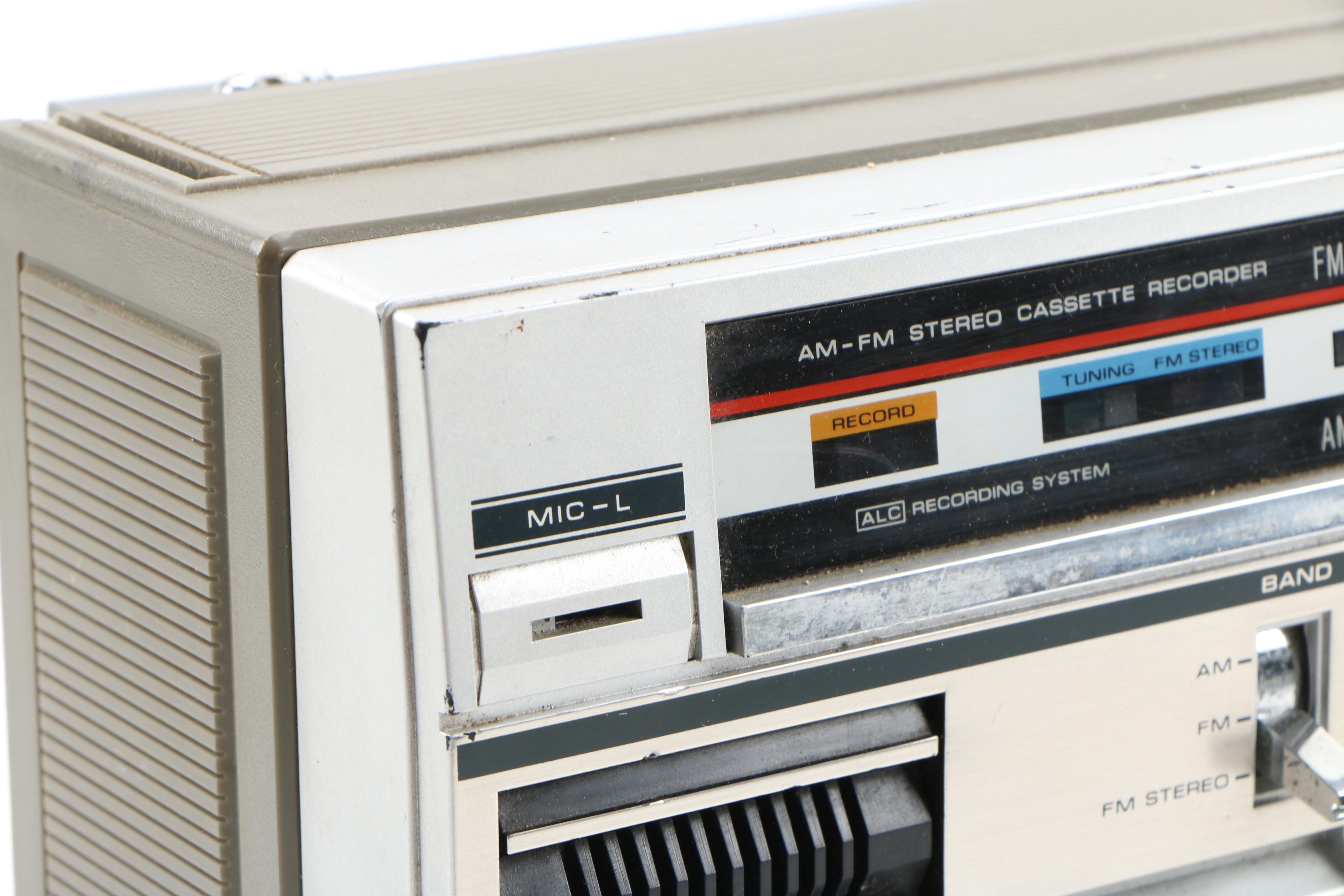 Soundesign 4633 AM/FM Stereo Cassette Recorder Boombox, 1980s