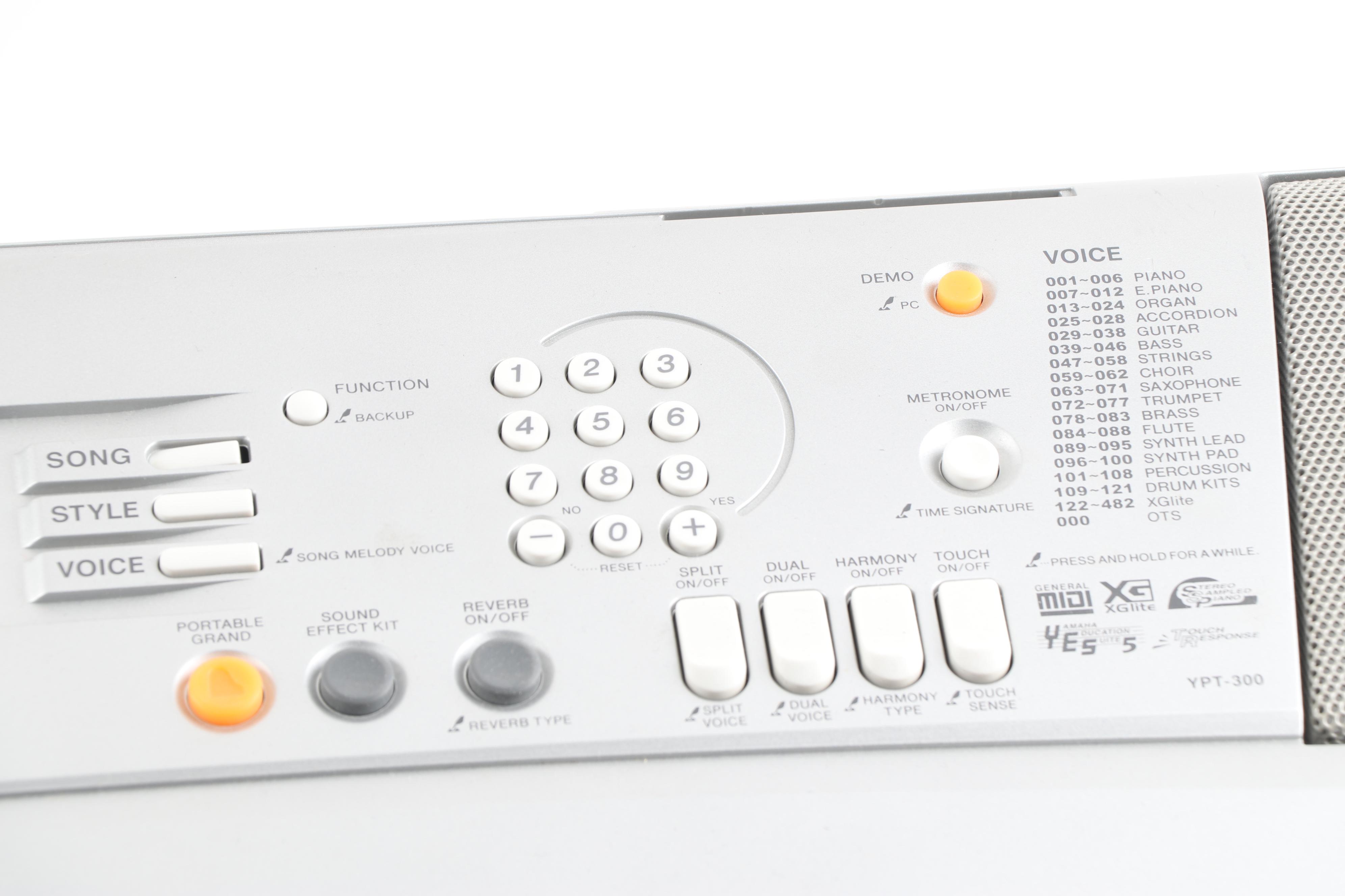 Yamaha YPT-300 Electronic Portable Keyboard