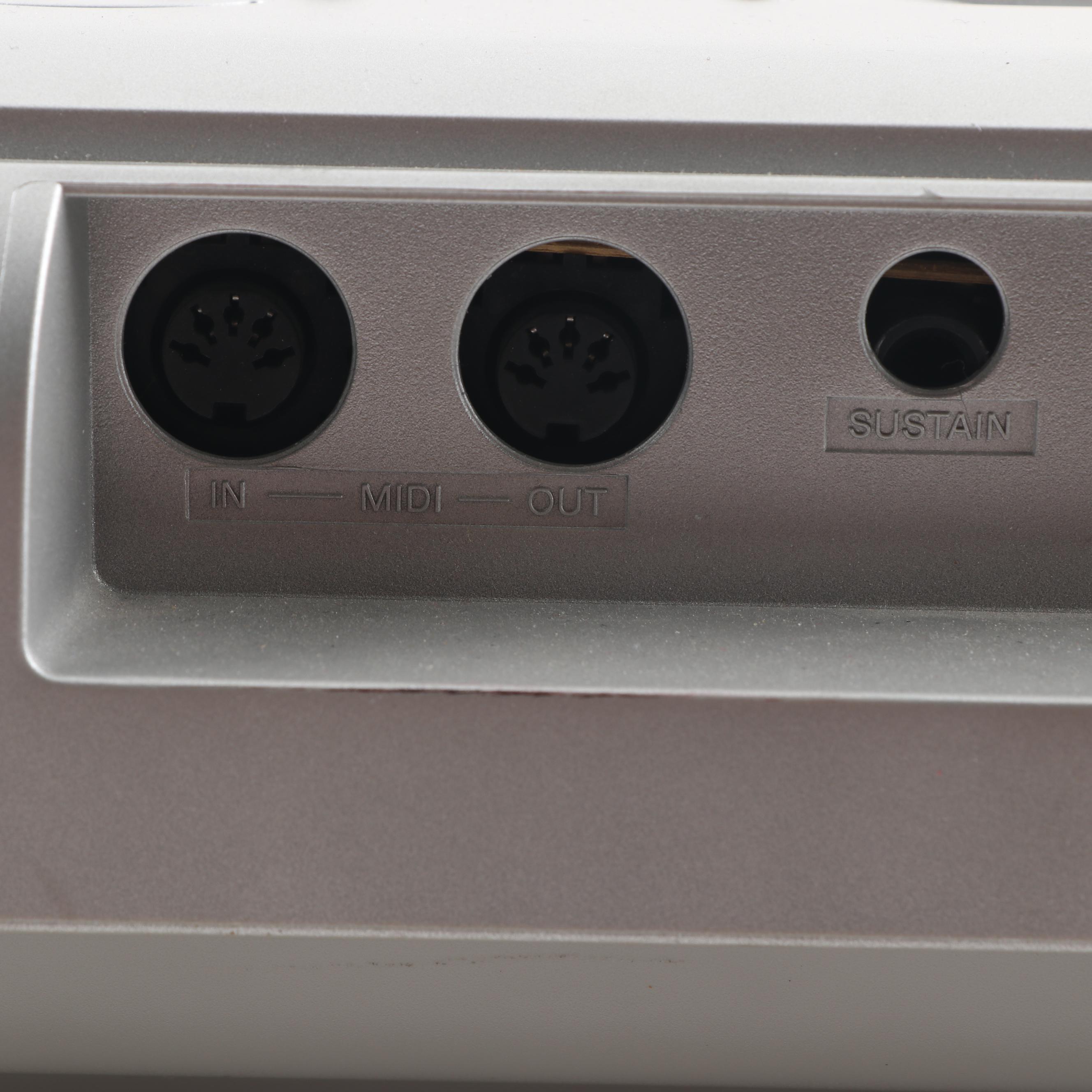 Yamaha YPT-300 Electronic Portable Keyboard