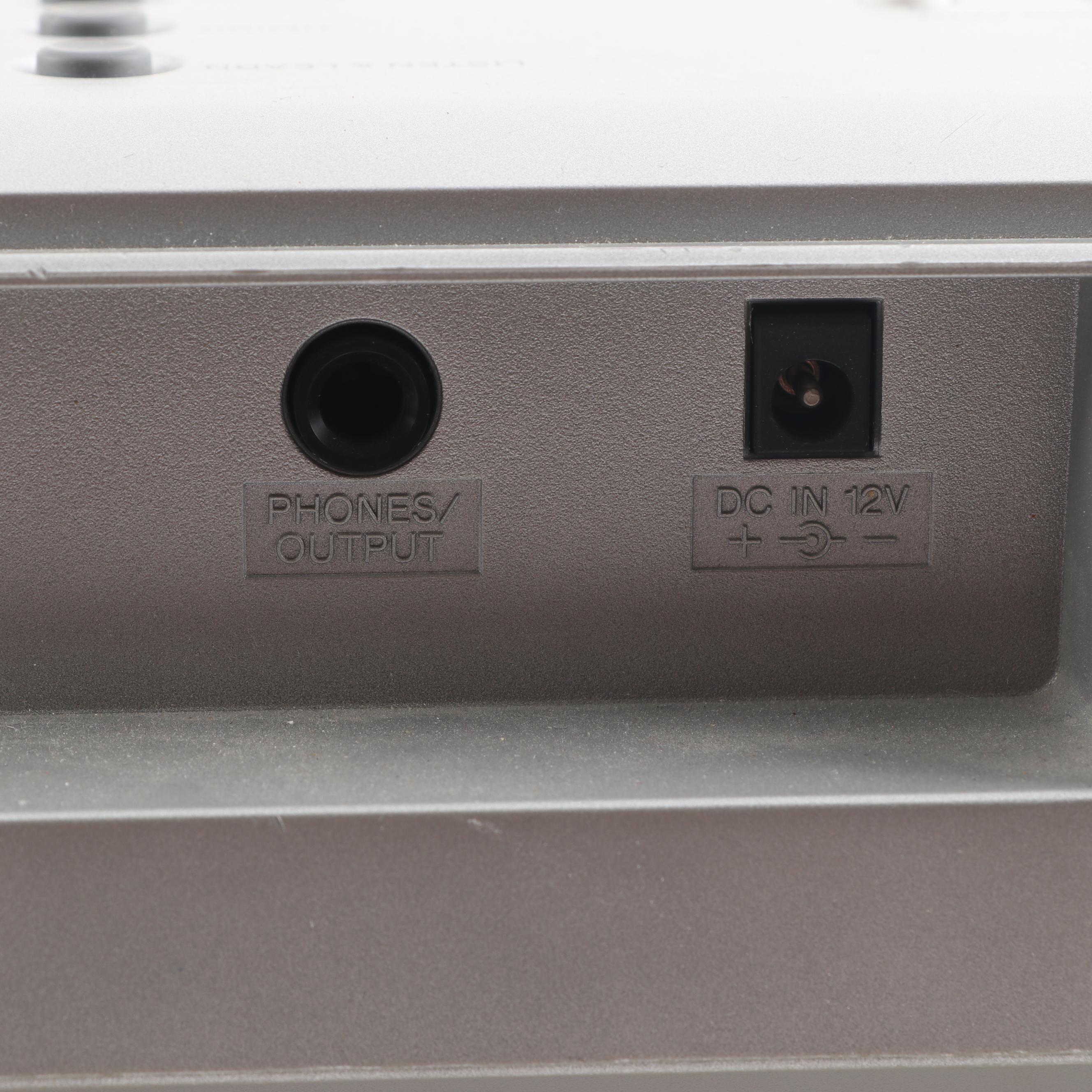 Yamaha YPT-300 Electronic Portable Keyboard