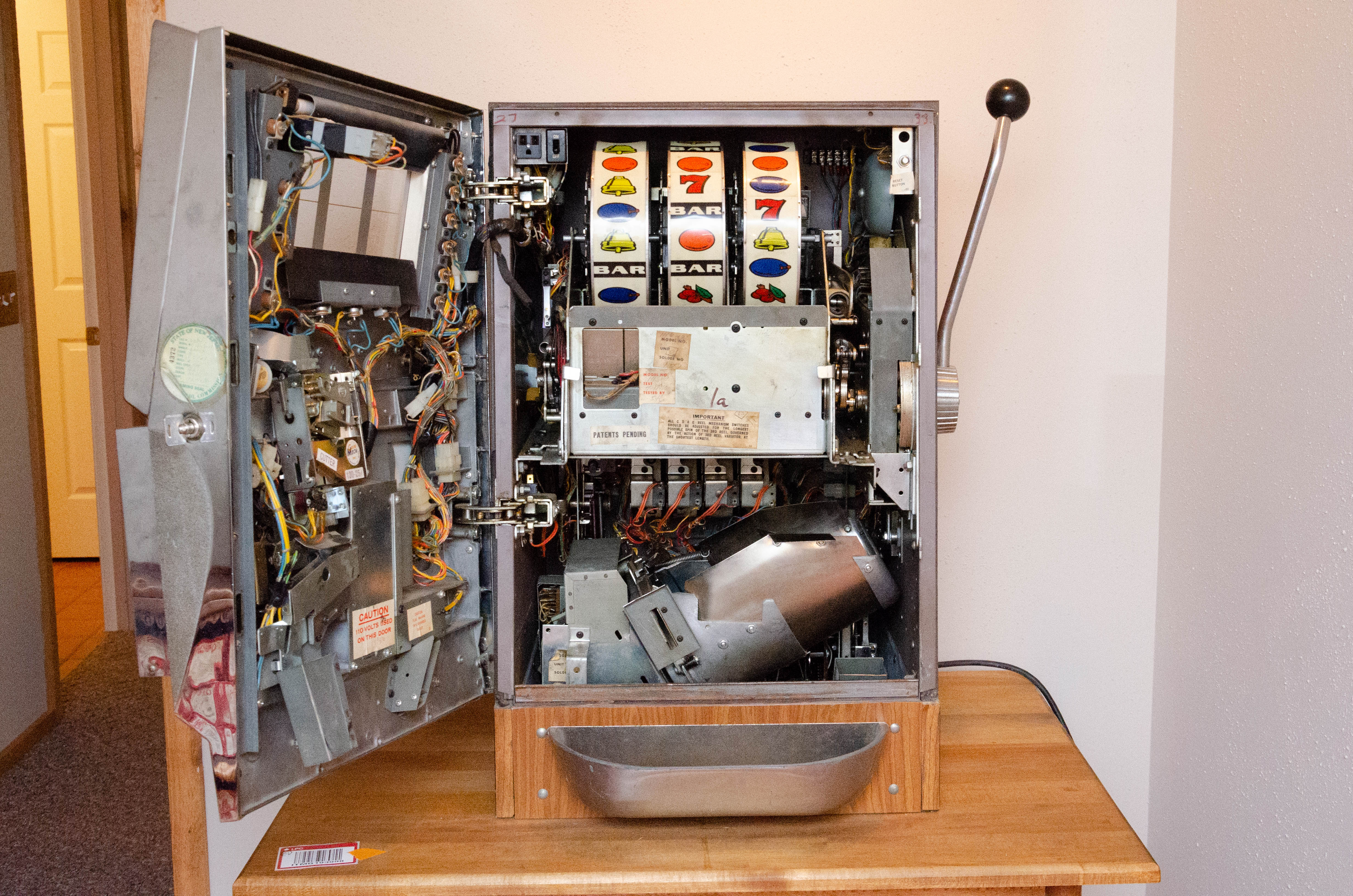 Bally Tabletop Slot Machine, Vintage