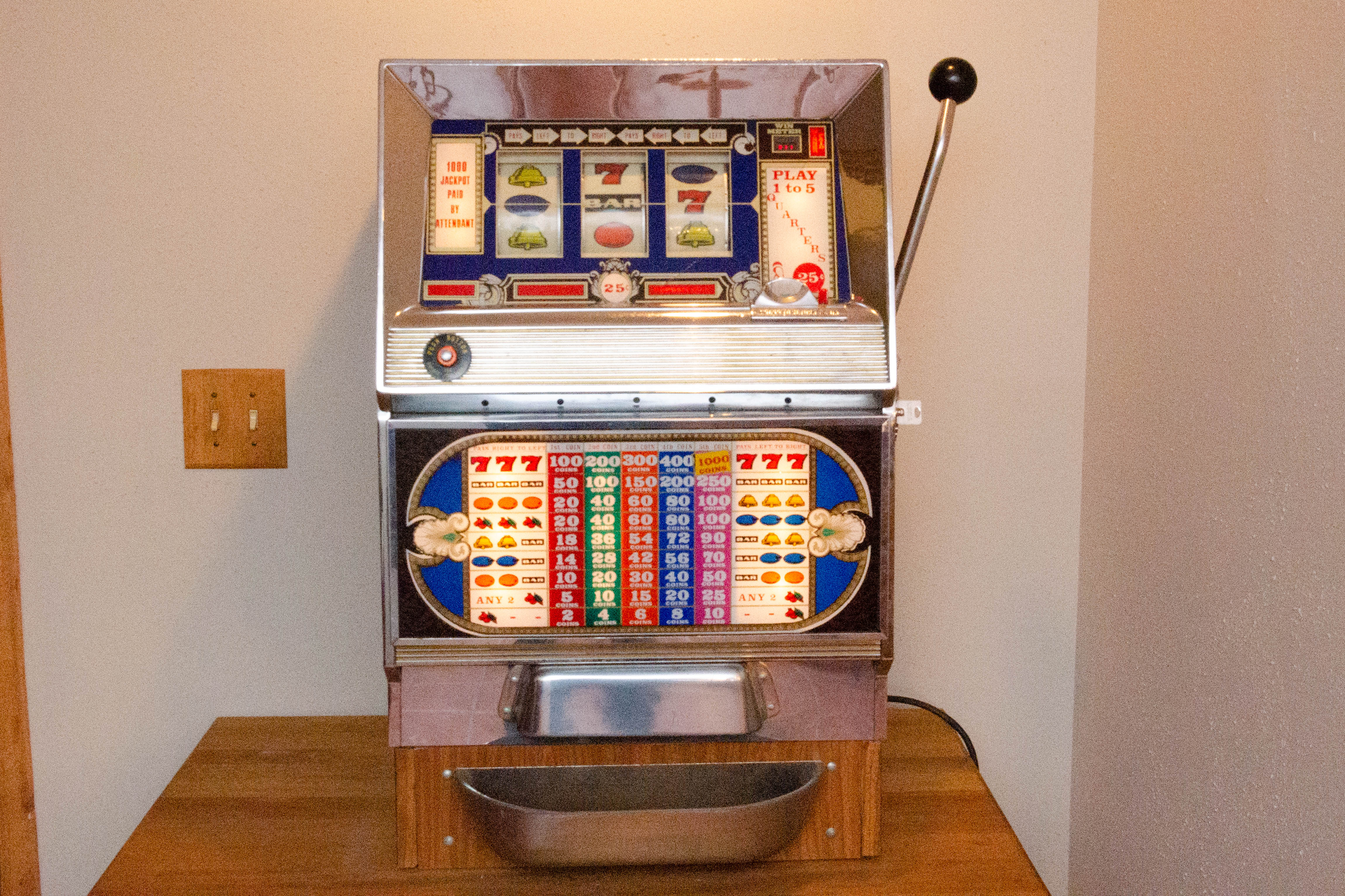 Bally Tabletop Slot Machine, Vintage