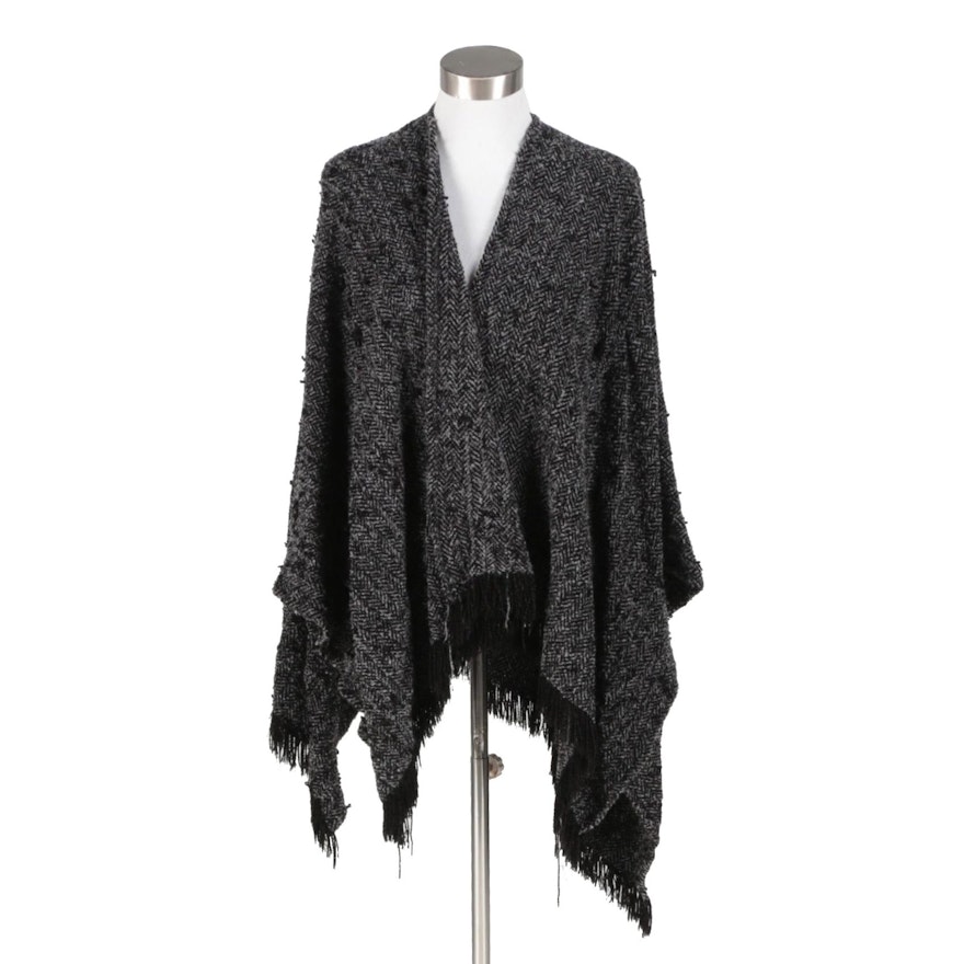 Boyne Valley Weavers of Ireland Handcrafted Black and Gray Chevron Knit Wrap