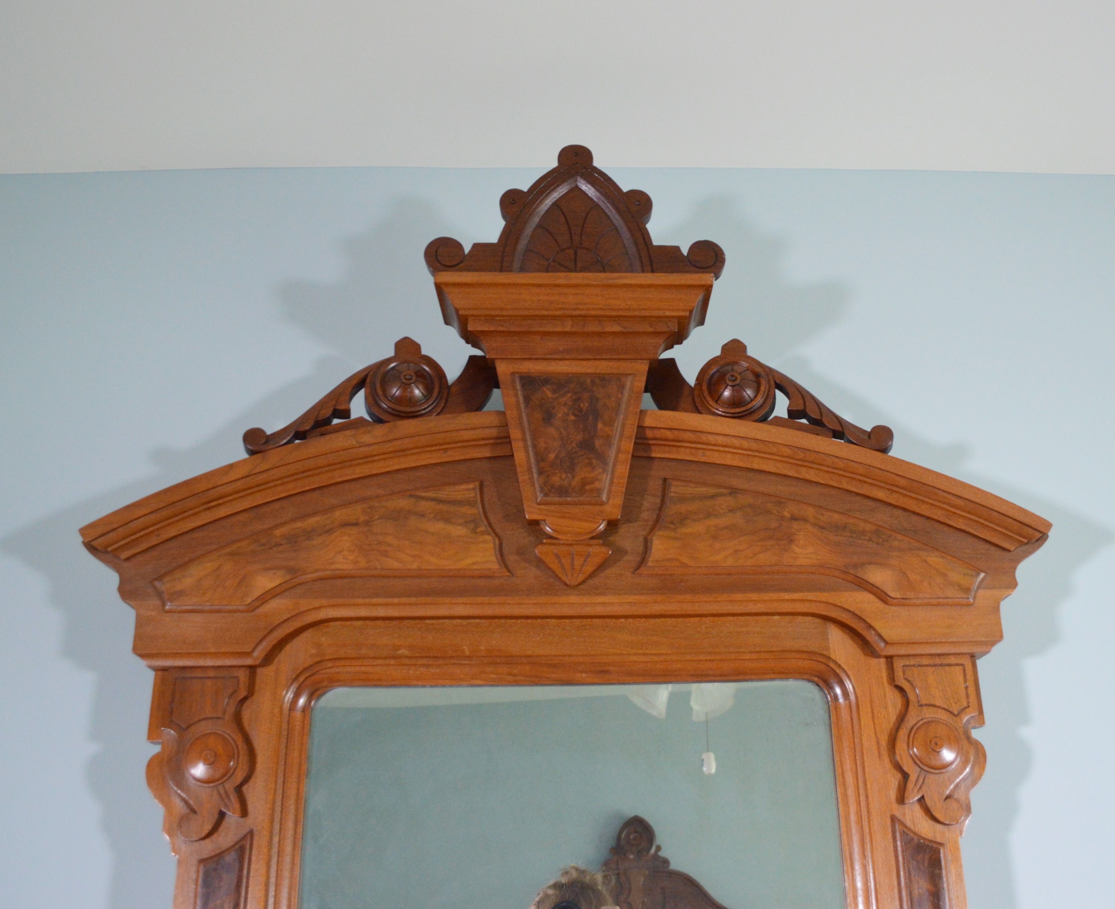 Victorian Eastlake Dresser with Mirror, Late 19th Century