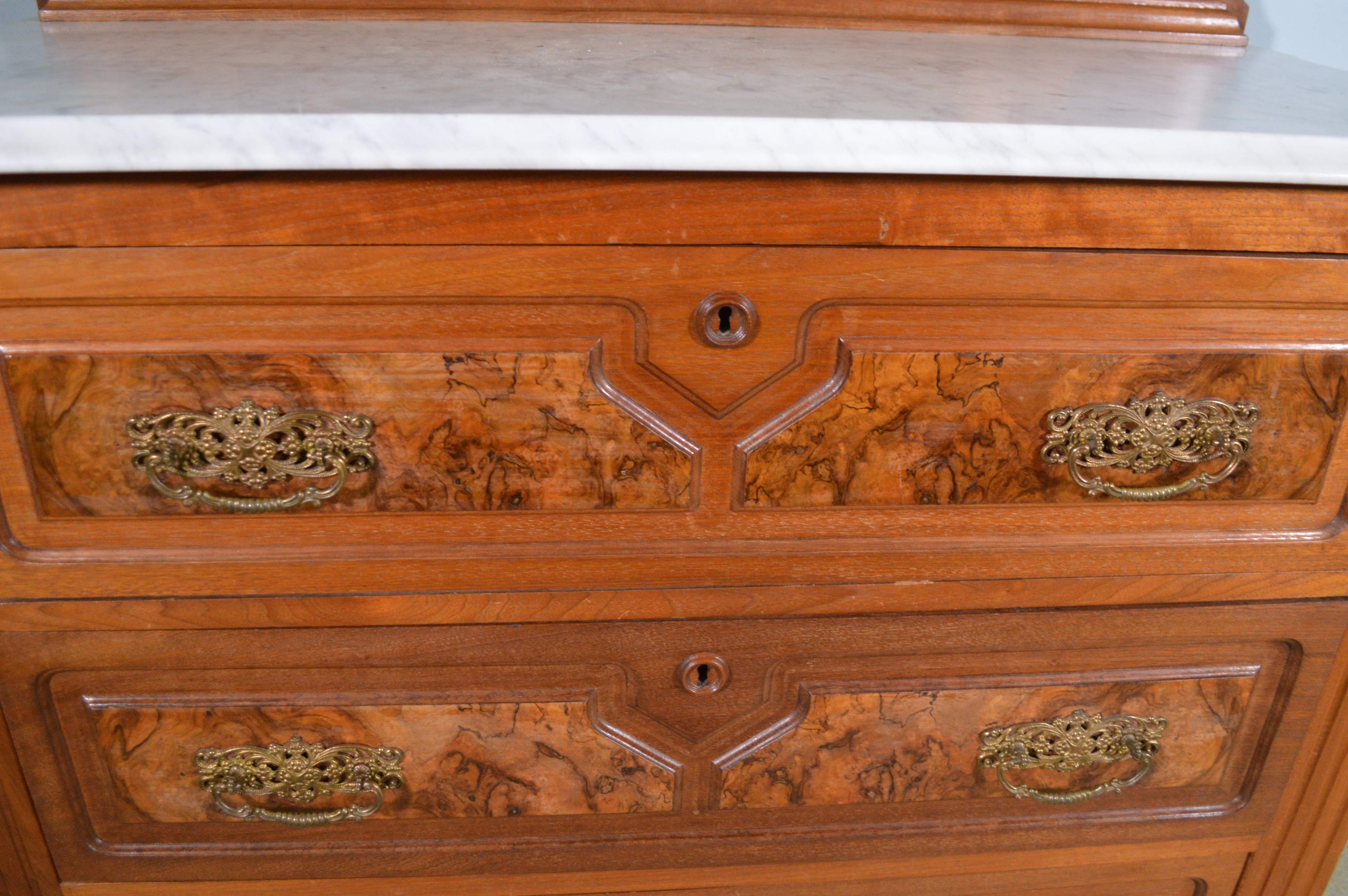 Victorian Eastlake Dresser with Mirror, Late 19th Century