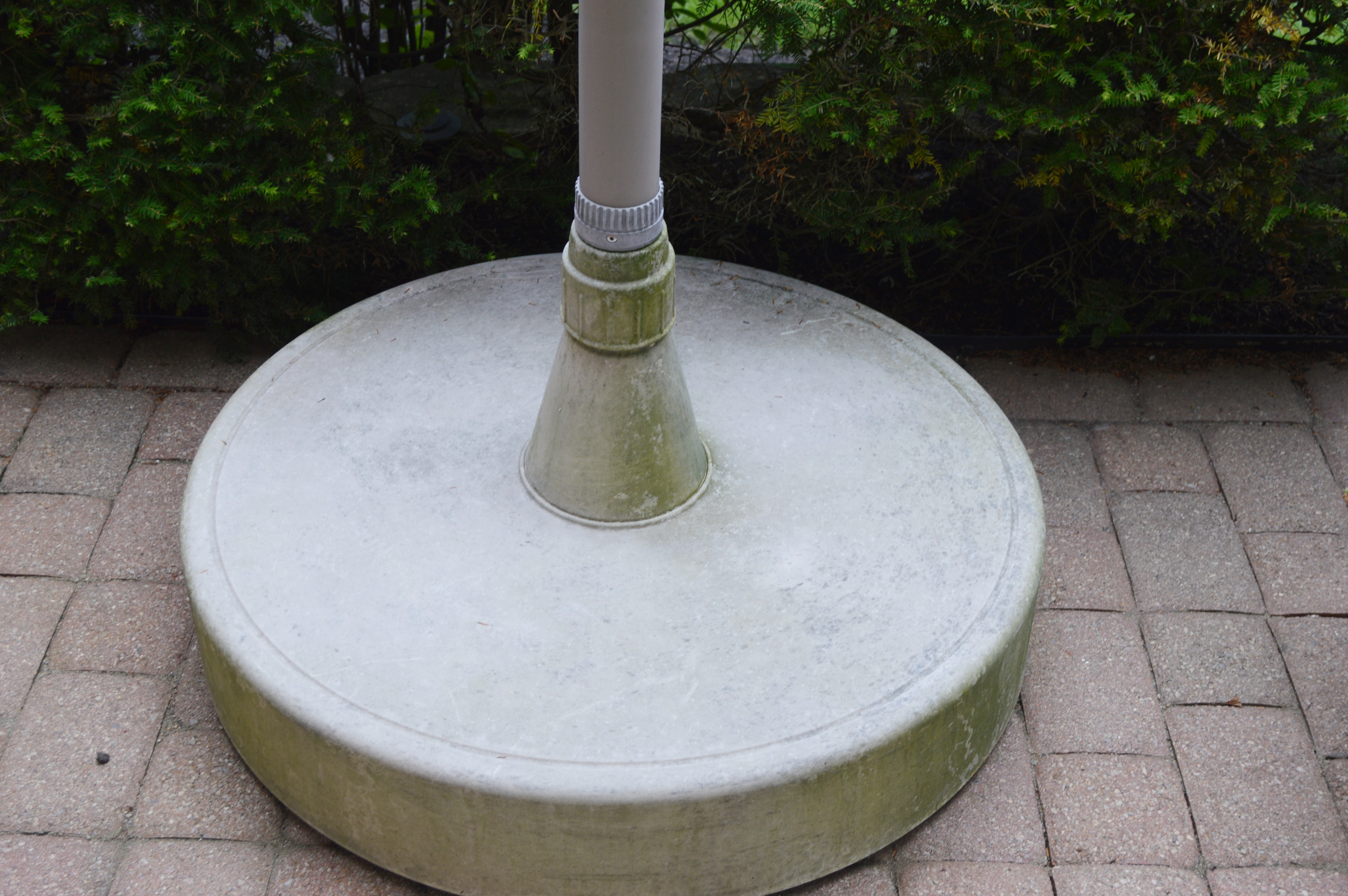 Frontgate Obravia Patio Cantilevered Umbrella, Contemporary