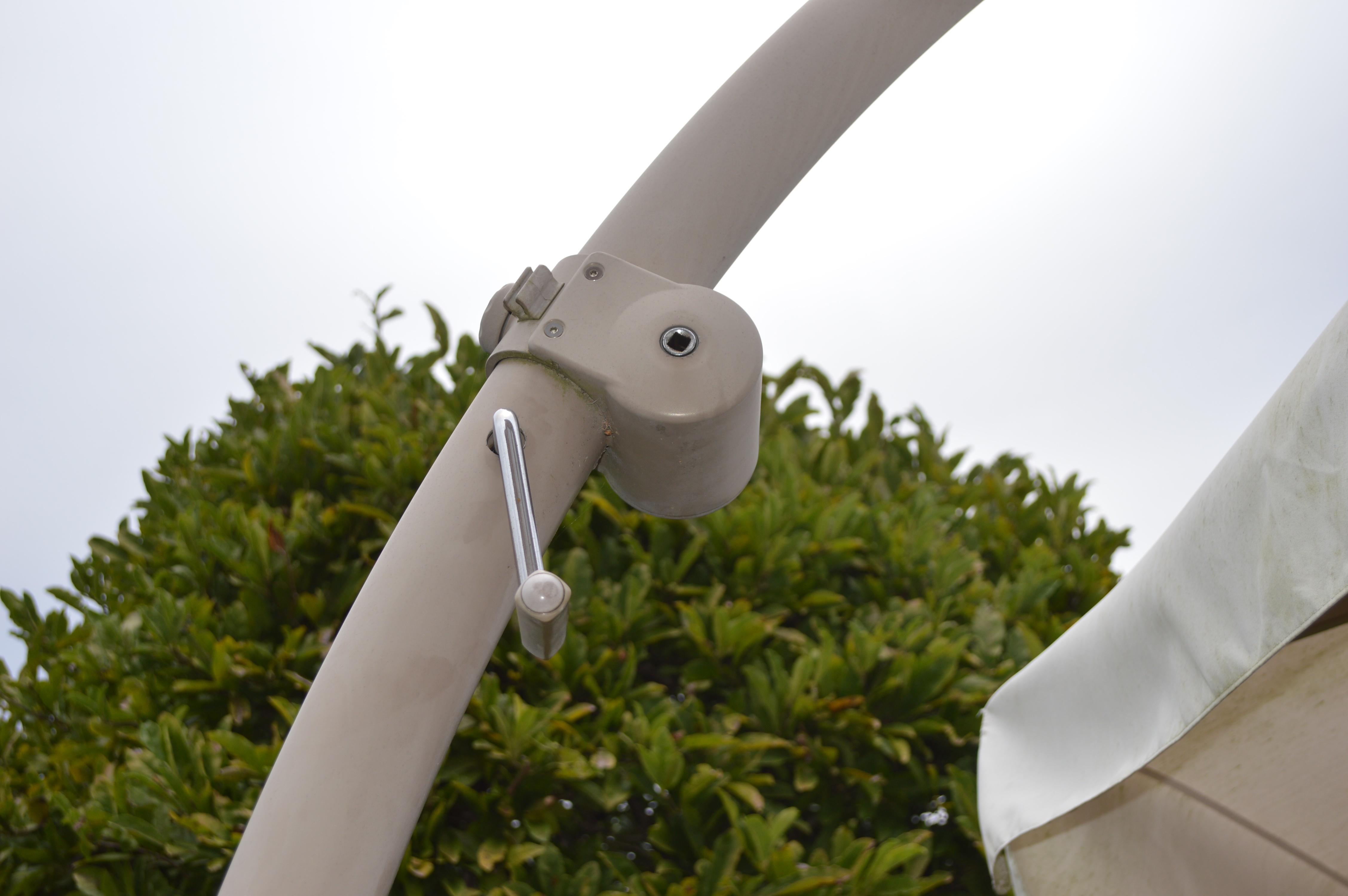 Frontgate Obravia Patio Cantilevered Umbrella, Contemporary