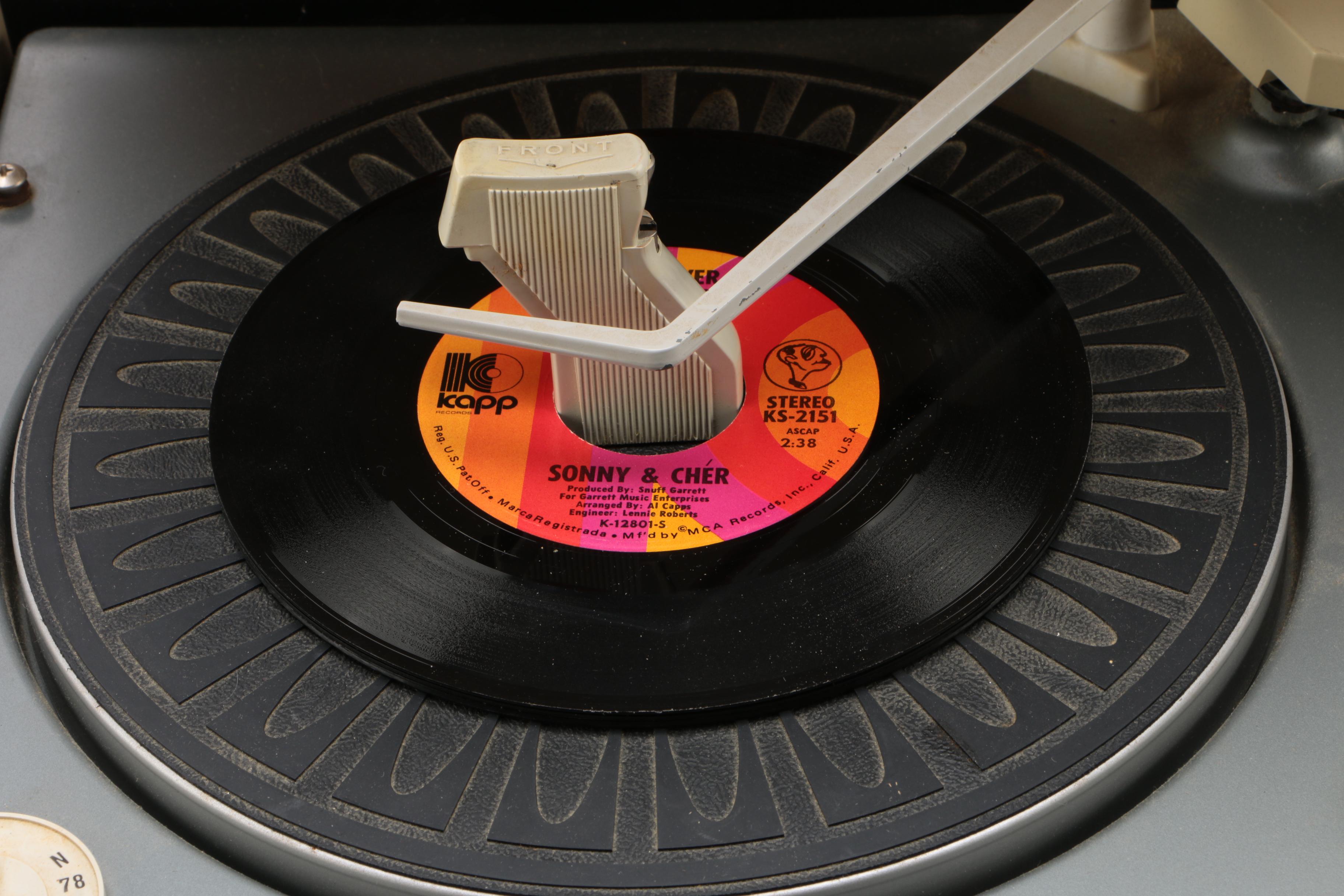 Admiral Solid State Phonograph Suitcase Record Player, Model YH1417, Vintage