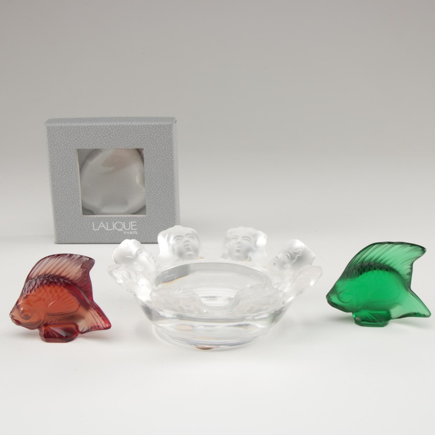 Lalique "Saint Nicholas" Ashtray with Red and Emerald Green "Poisson" Figurines