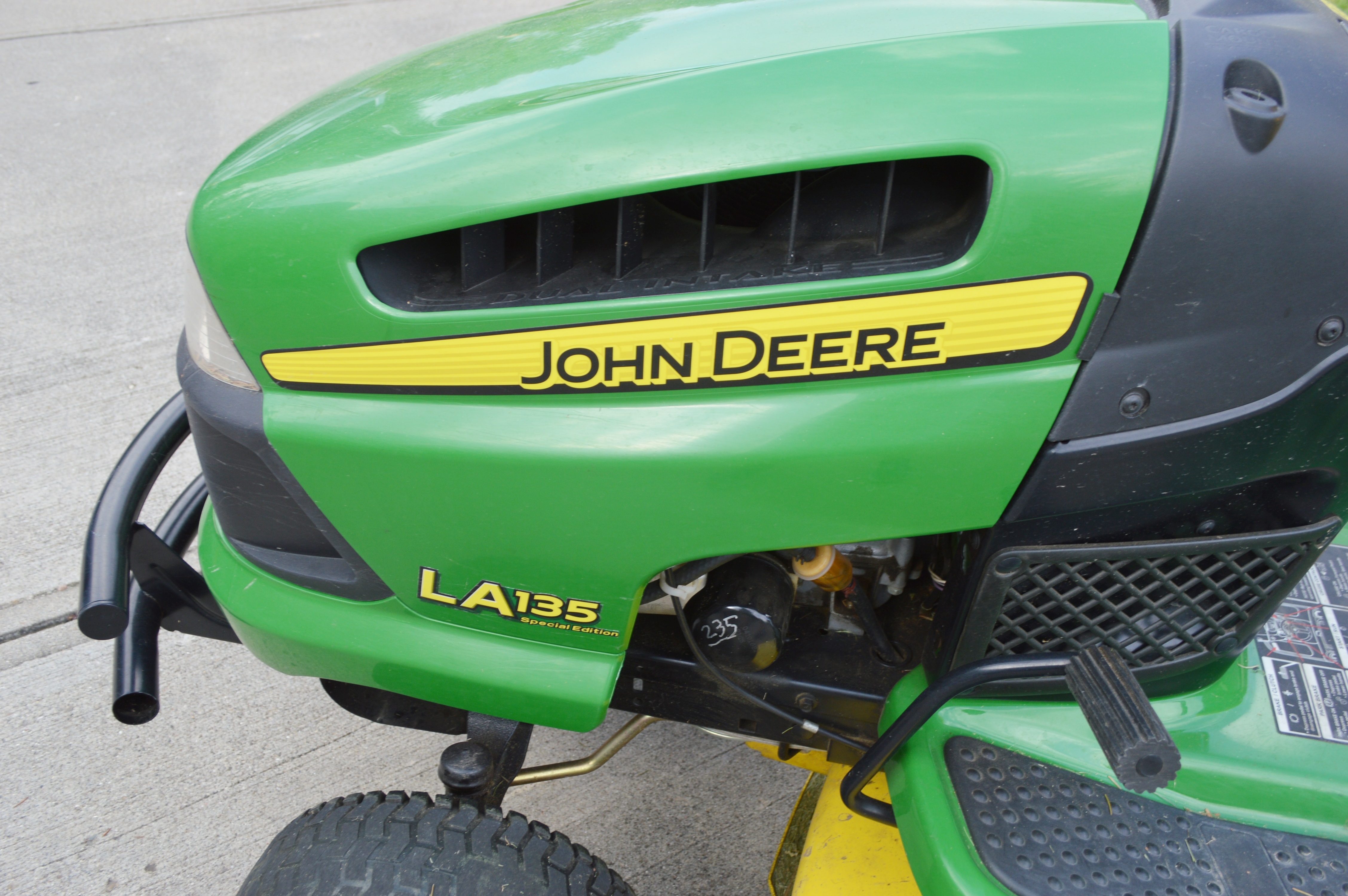 John Deere Hydrostatic Gas Lawn Tractor, LA135 with Dump Trailer, 8Y