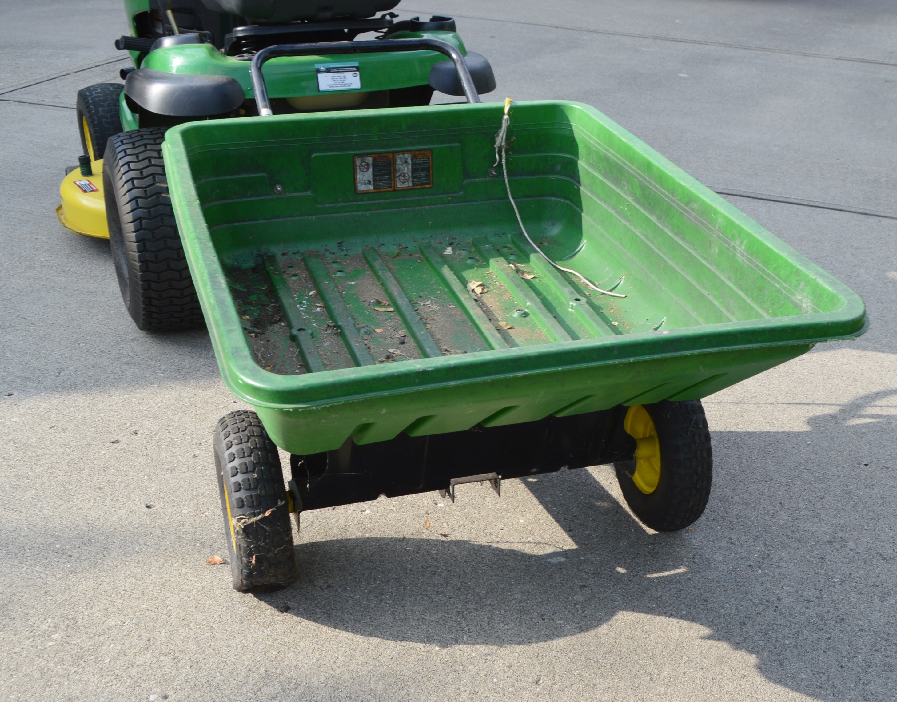 John Deere Hydrostatic Gas Lawn Tractor, LA135 with Dump Trailer, 8Y