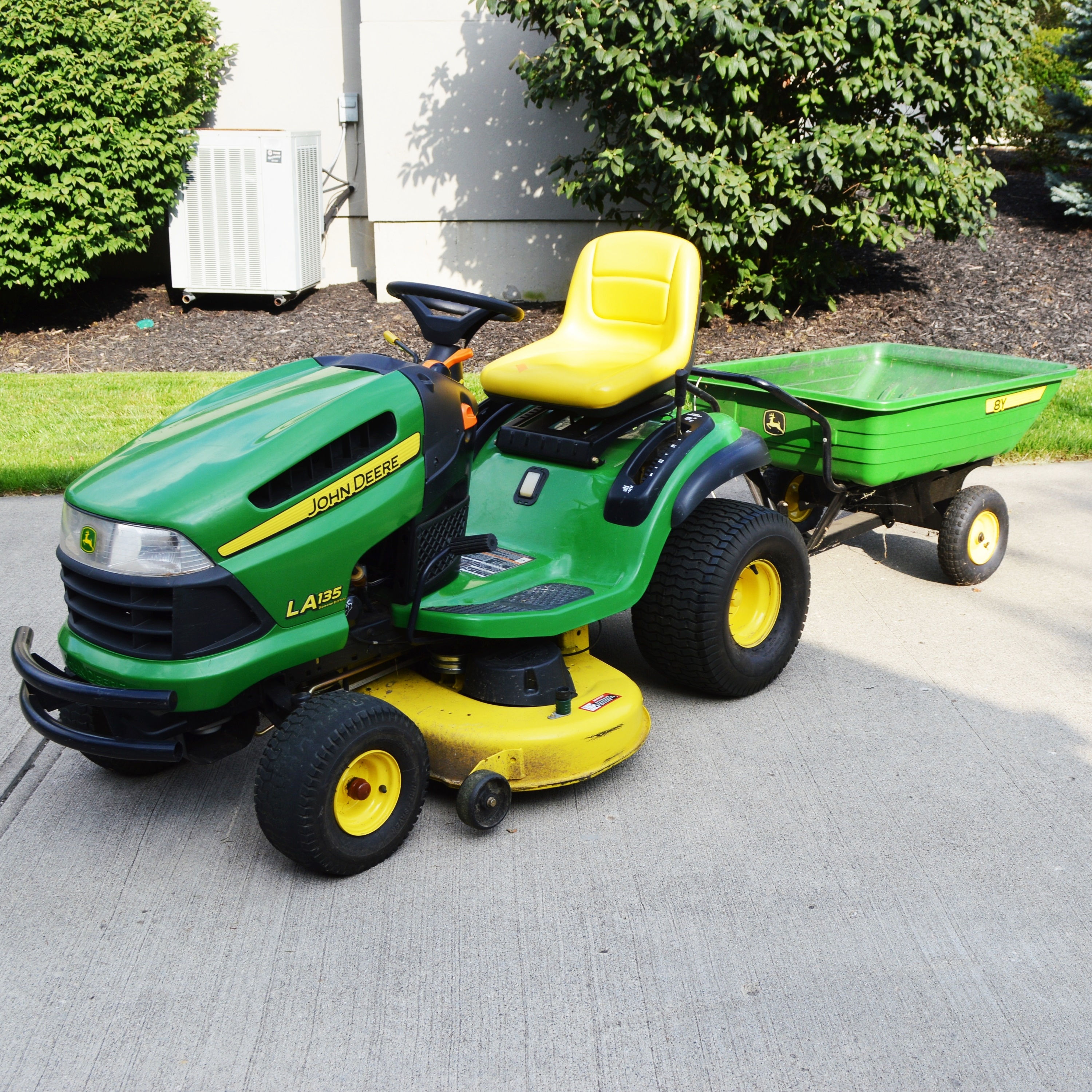 John Deere Hydrostatic Gas Lawn Tractor, LA135 with Dump Trailer, 8Y