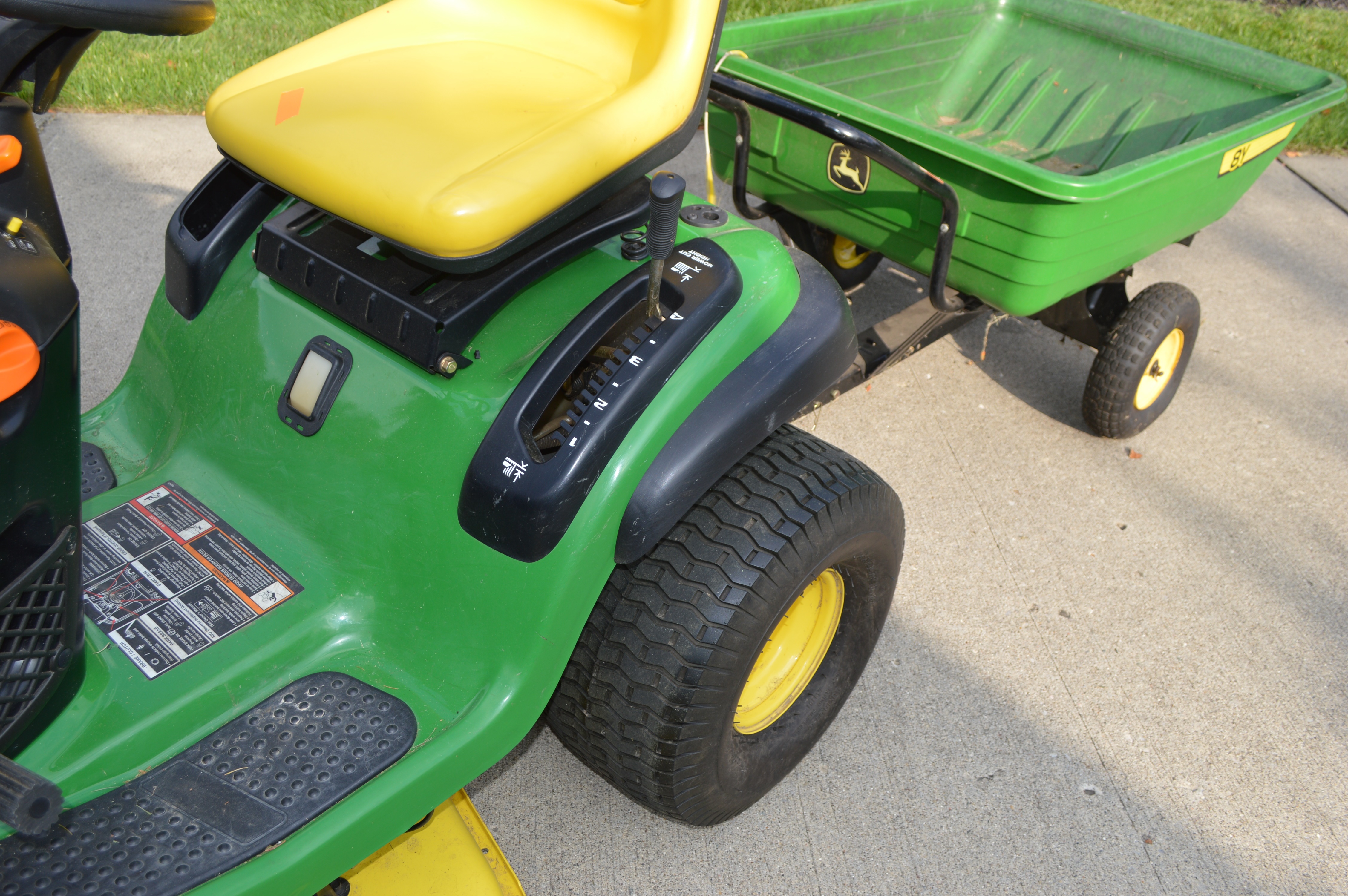 John Deere Hydrostatic Gas Lawn Tractor, LA135 with Dump Trailer, 8Y