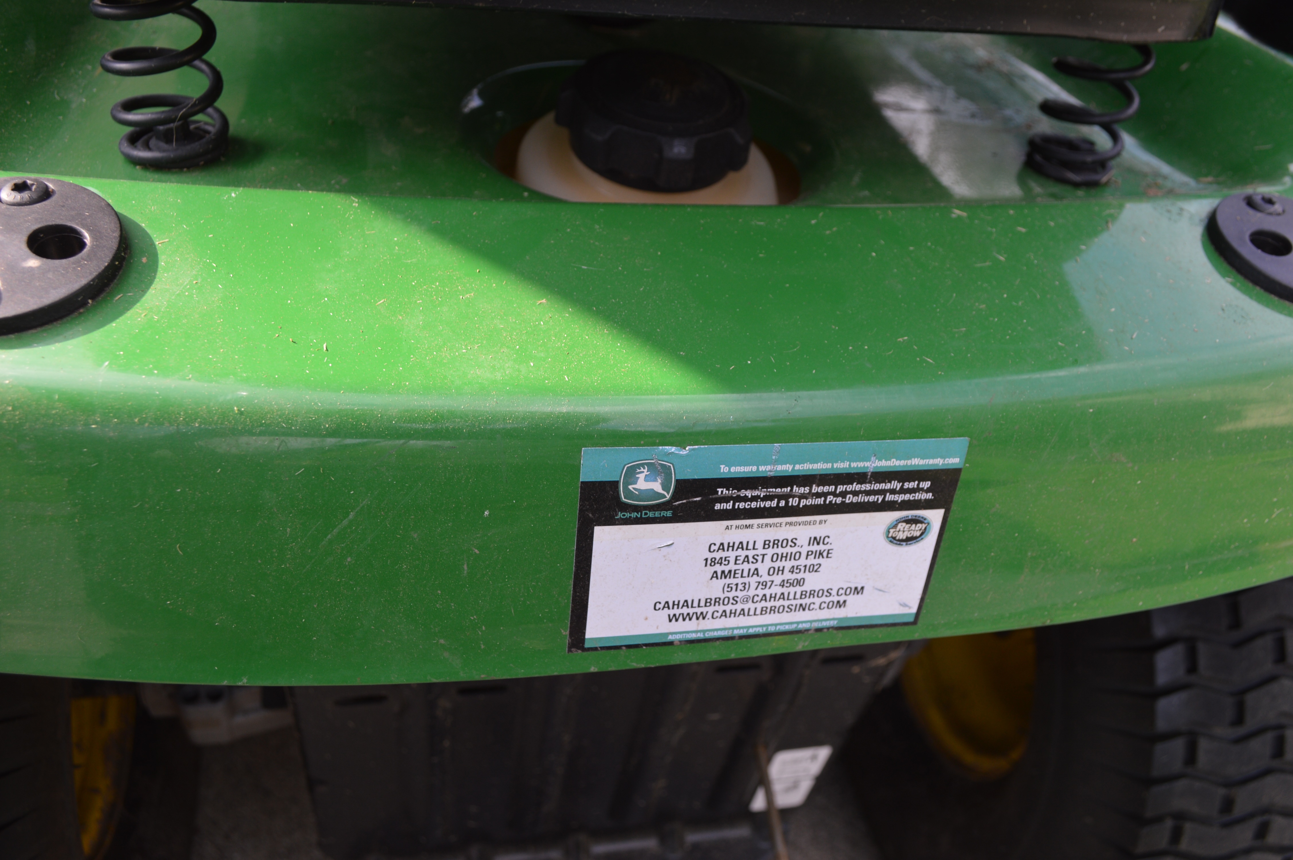 John Deere Hydrostatic Gas Lawn Tractor, LA135 with Dump Trailer, 8Y