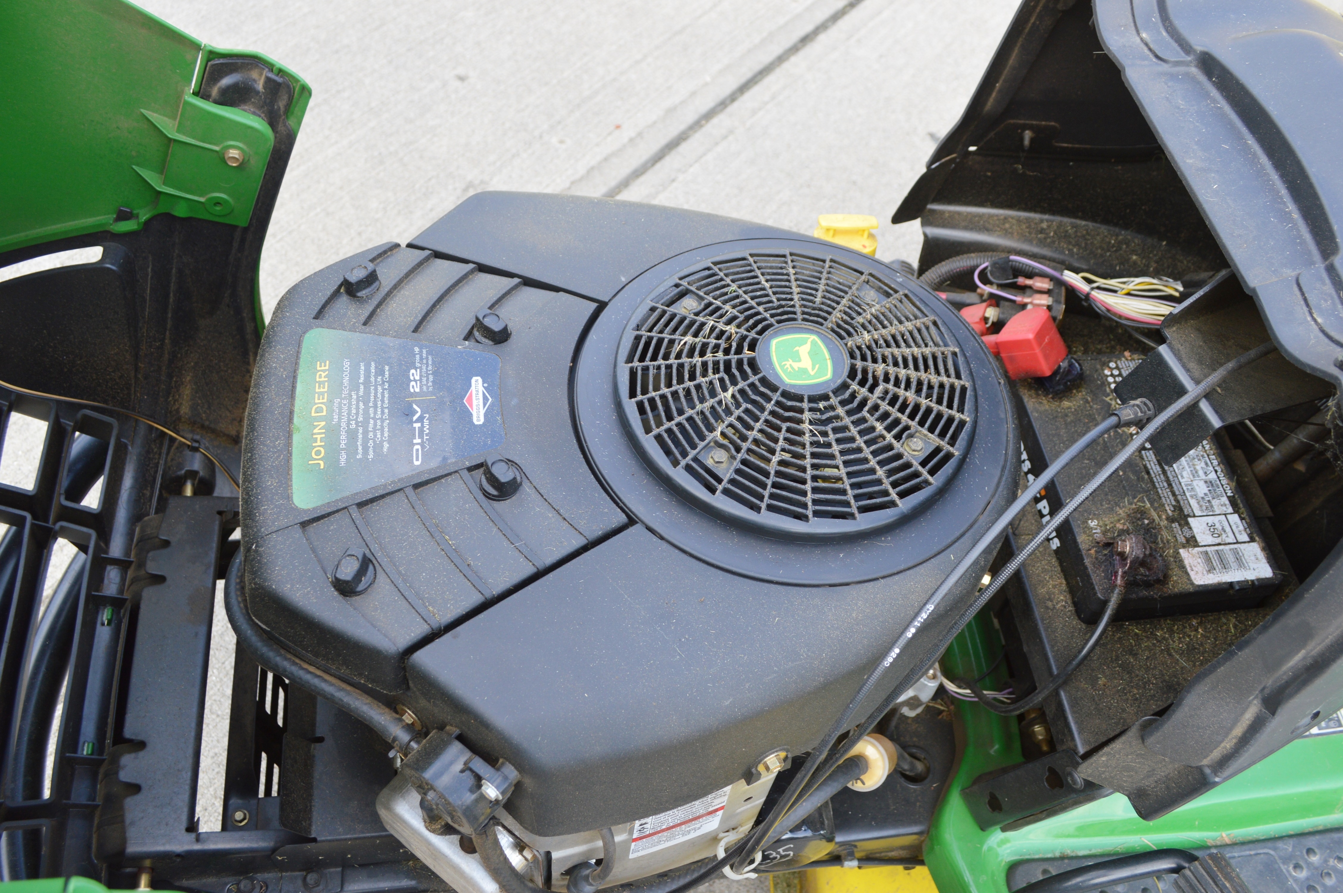 John Deere Hydrostatic Gas Lawn Tractor, LA135 with Dump Trailer, 8Y