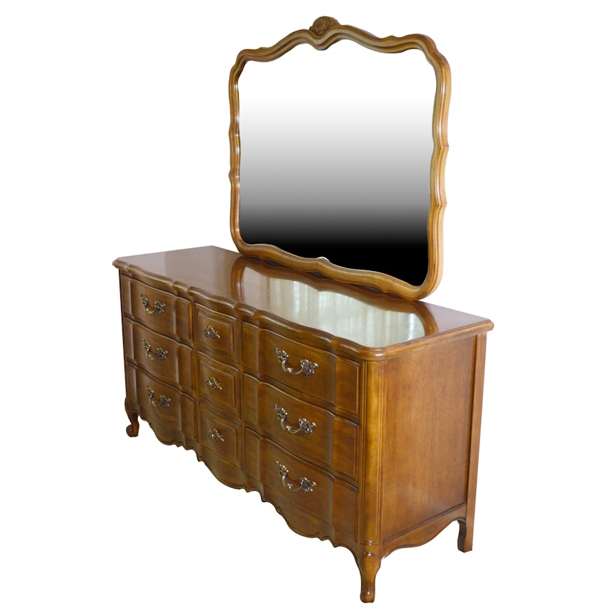 Thomasville Tableau Collection Scalloped Dresser with Mirror, Late 20th Century