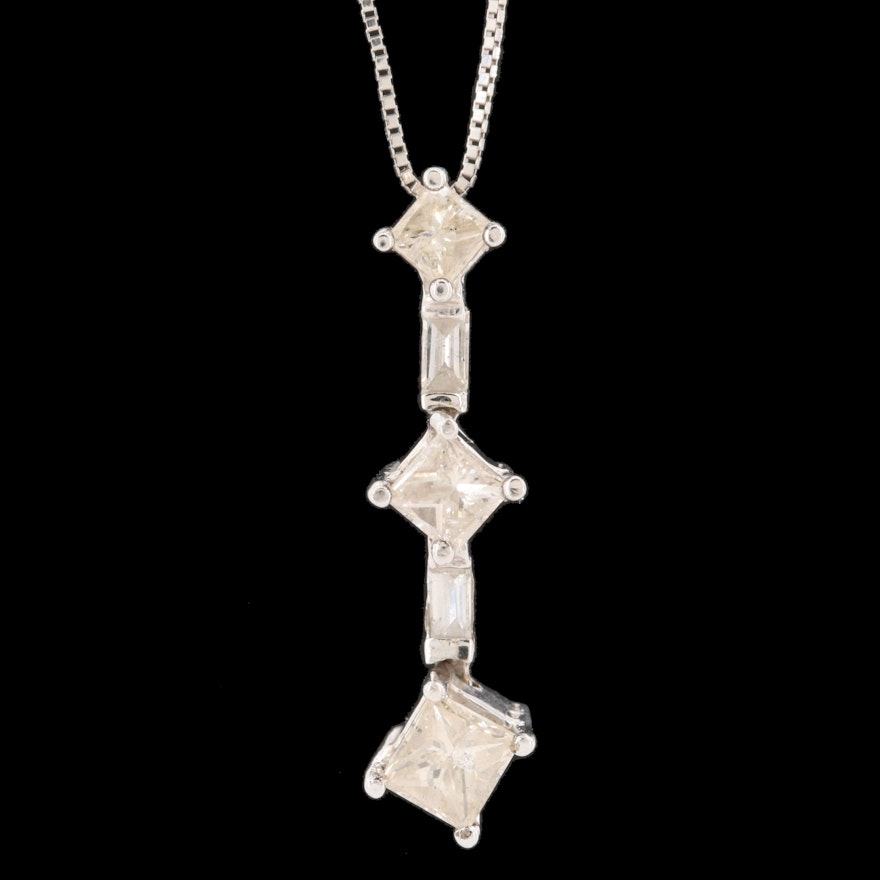 14K White Gold Diamond Pendant Necklace