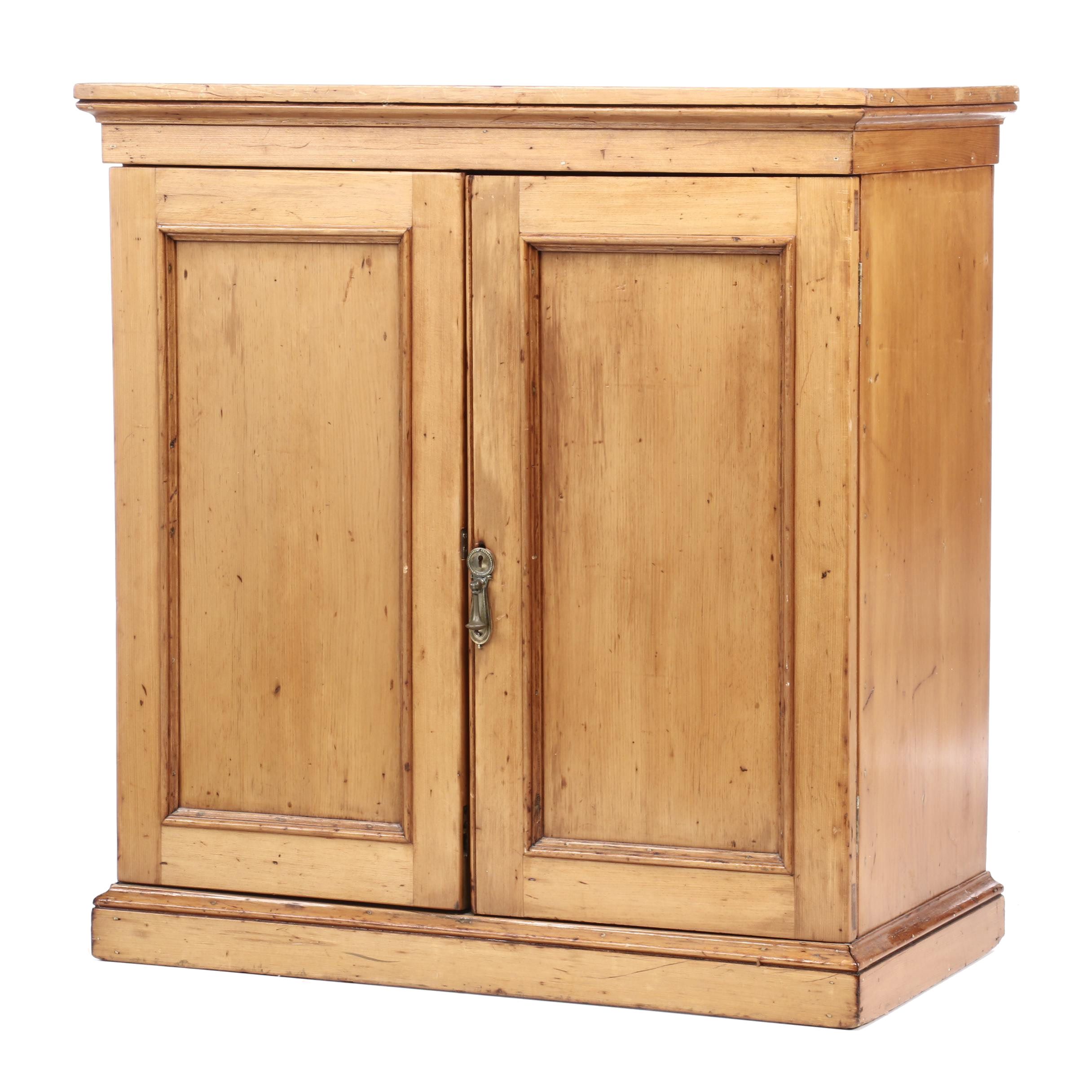 Victorian Pine Sixteen-Drawer Specimen Cabinet, Second Half 19th Century