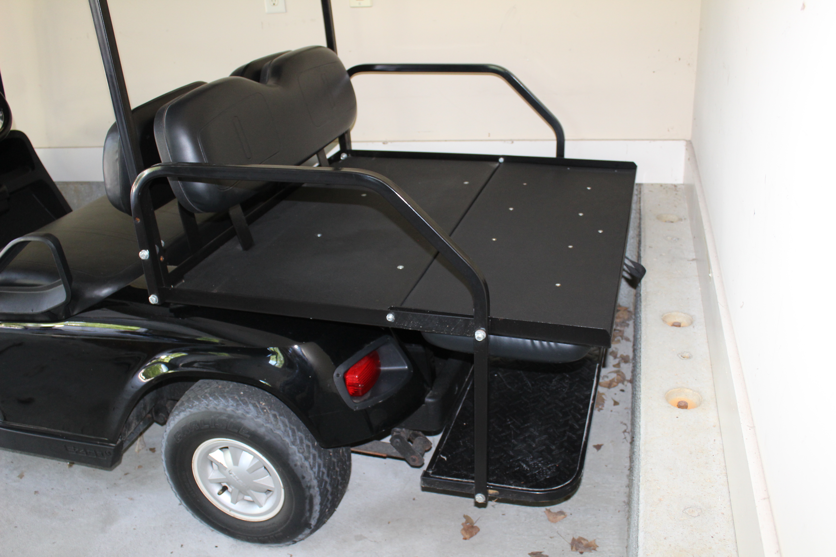 E-Z-Go Textron Golf Cart