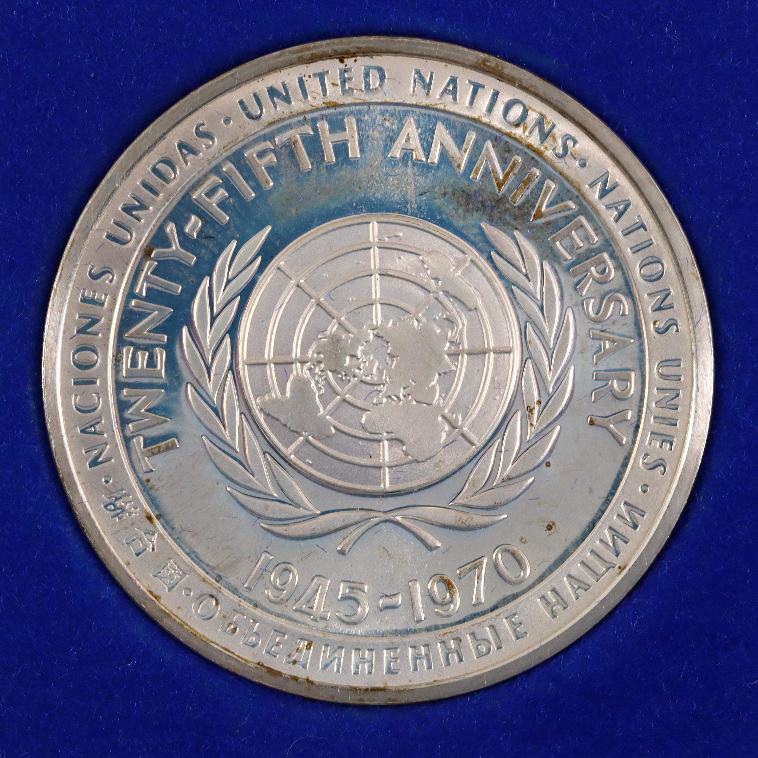 A Franklin Mint United Nations 25th Anniversary Commemorative Silver Medal Set