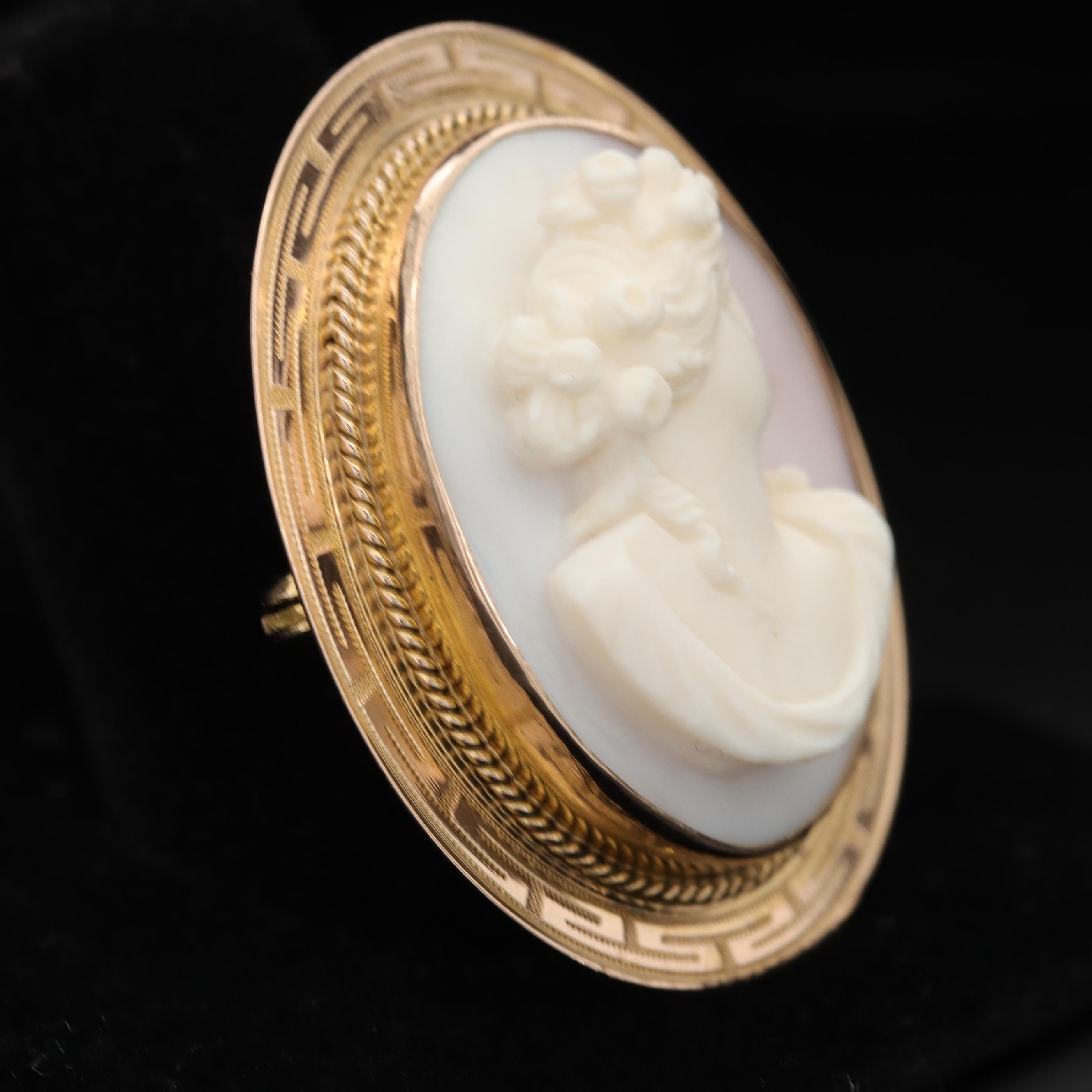 Vintage 10K Yellow Gold Carved Conch Shell Cameo Converter Brooch