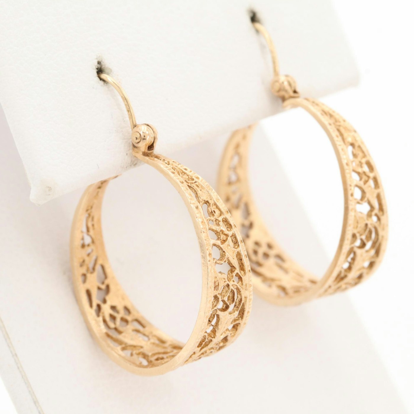 14K Yellow Gold Filigree Hoop Earrings | EBTH