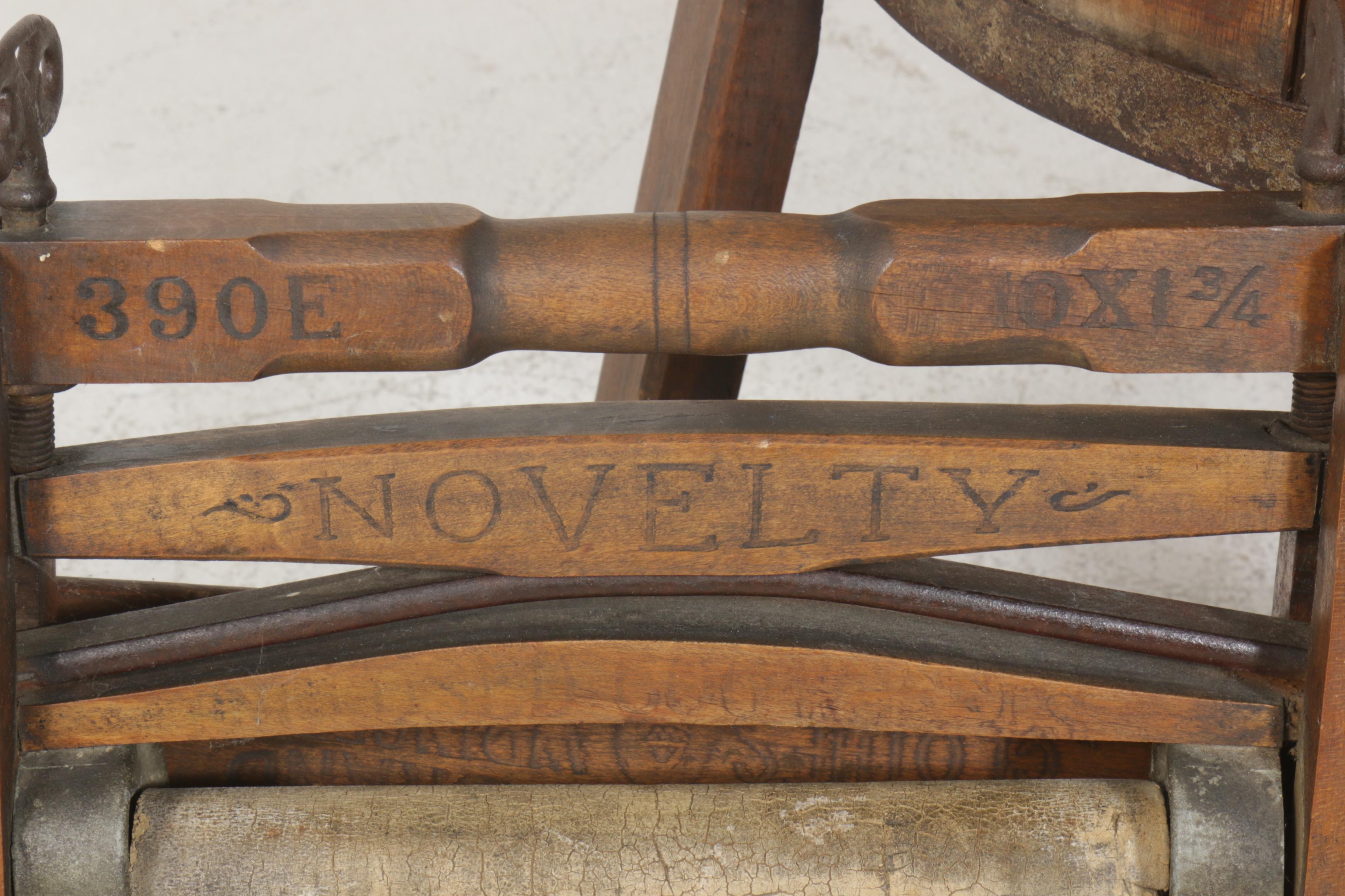 Boss Semi-Springless Model G Clothes Washer Machine with Ringer, Antique