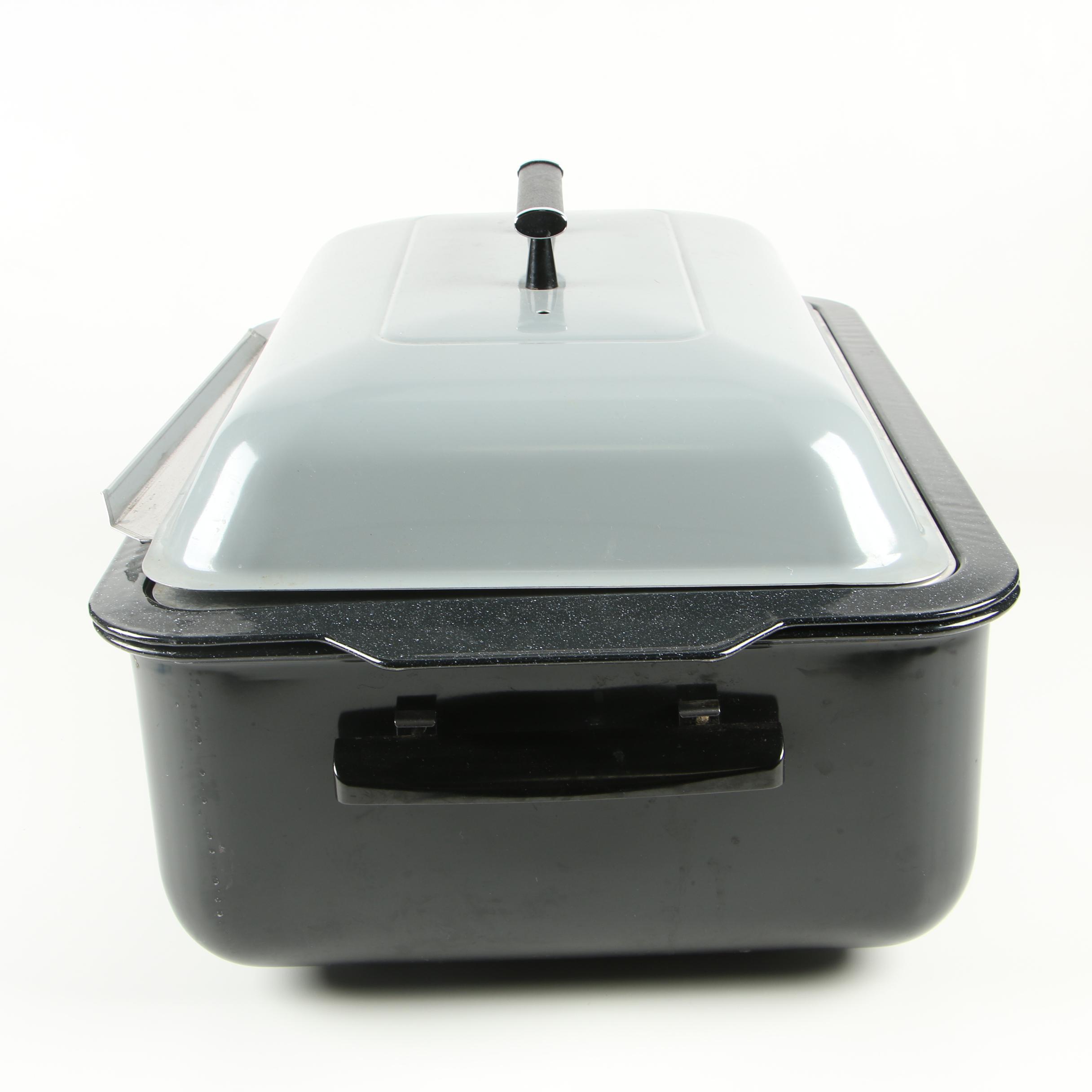 Nesco 18 Roaster Oven with Buffet Server and Bake Kit