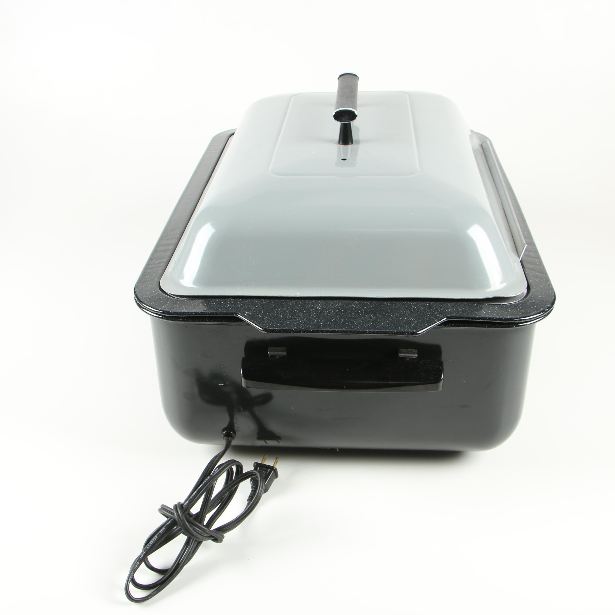 Nesco 18 Roaster Oven with Buffet Server and Bake Kit