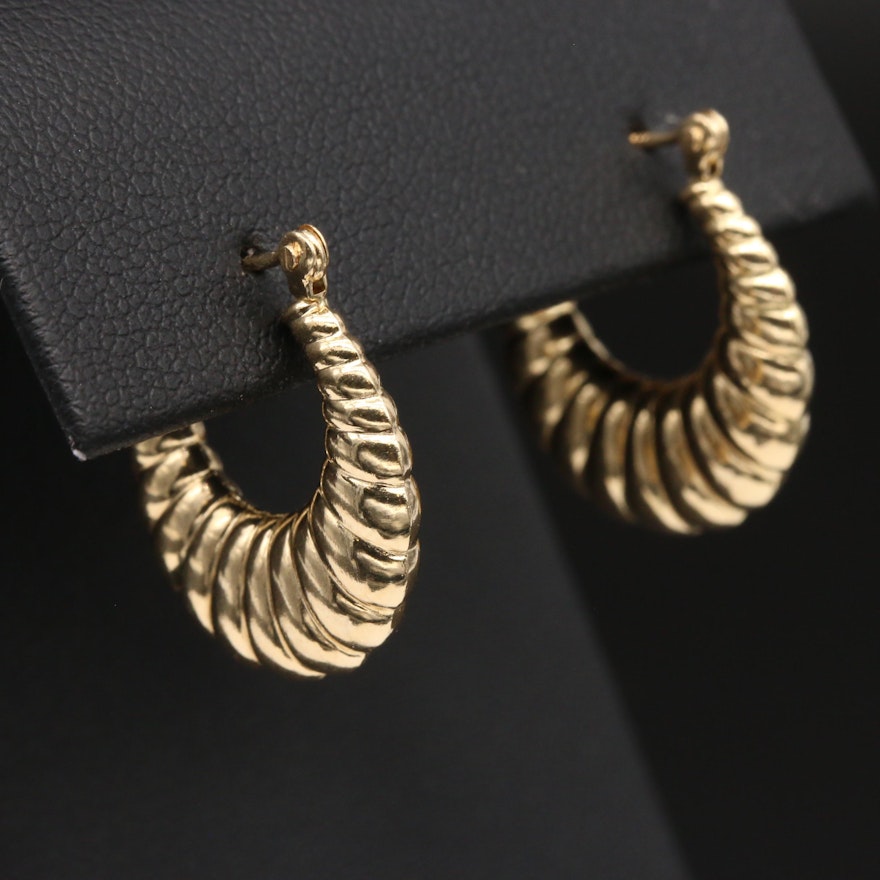 14K Yellow Gold Scalloped Hoop Earrings