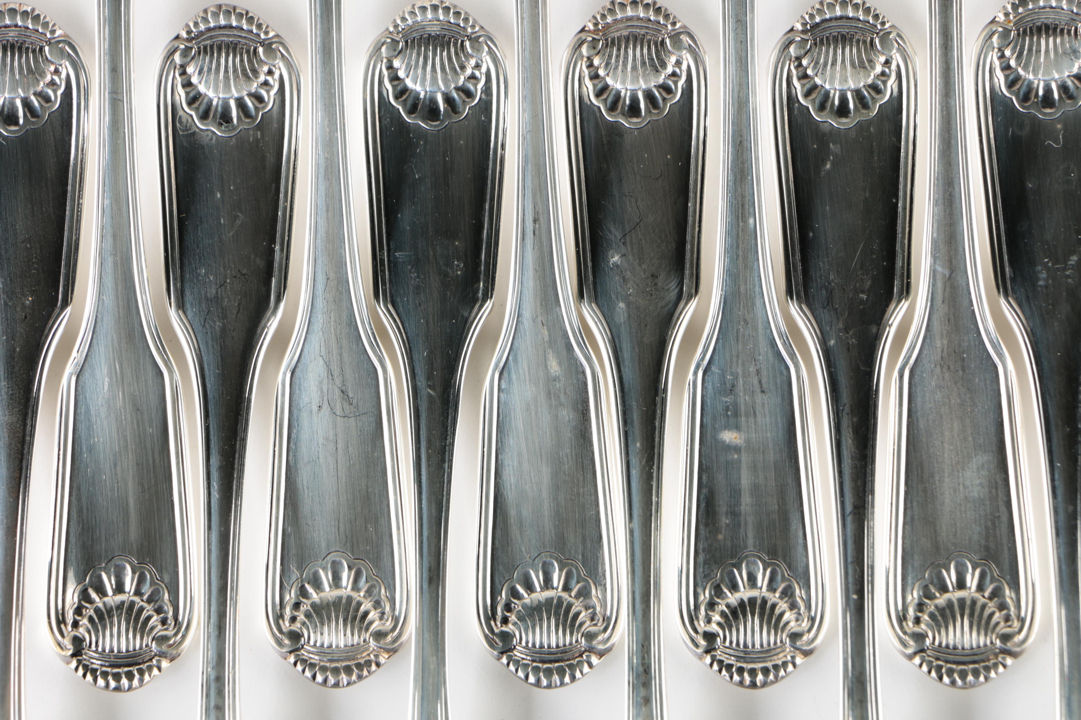 Oneida "Silver Shell" Silver Plate Flatware and Serving Utensils with Chest