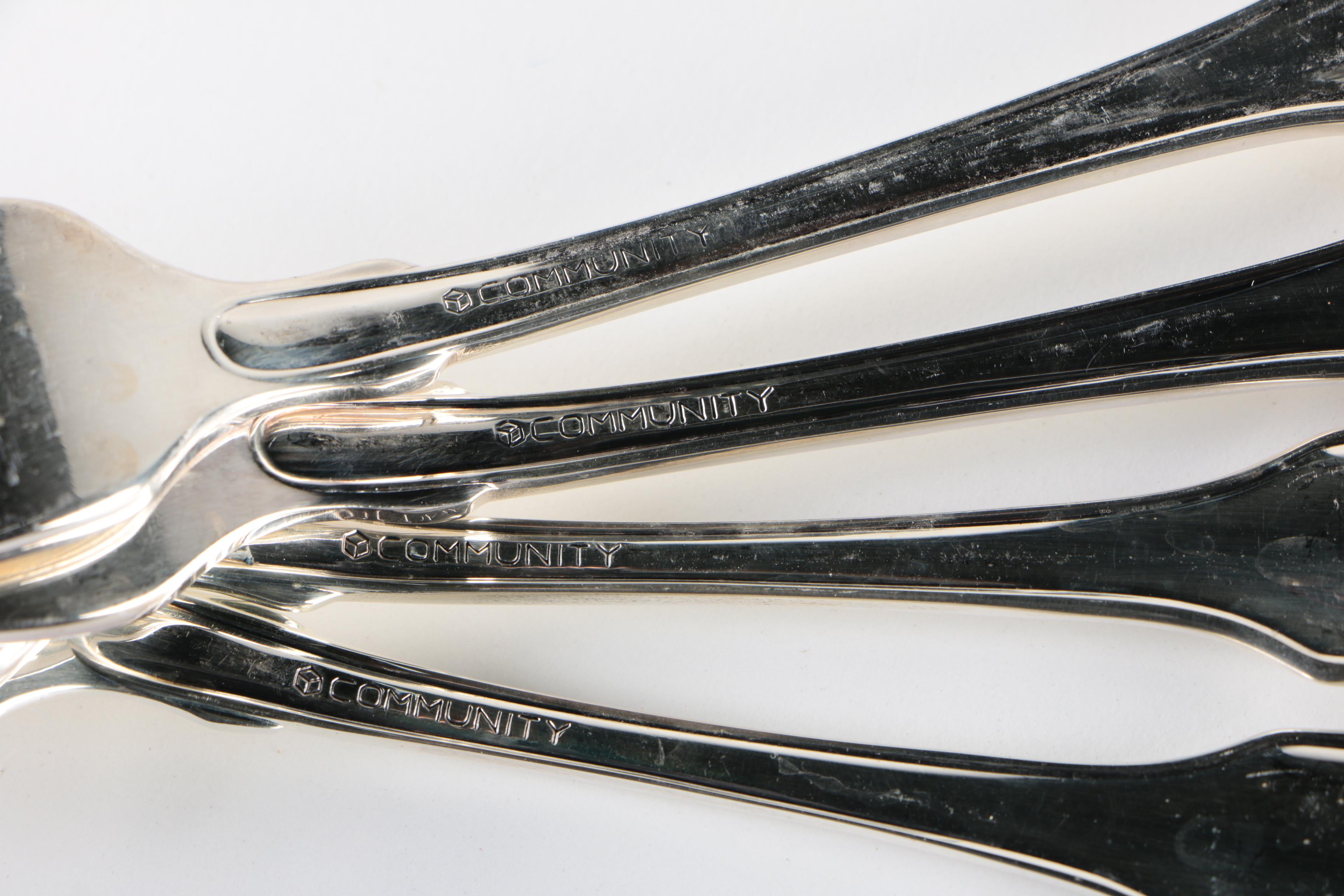 Oneida "Silver Shell" Silver Plate Flatware and Serving Utensils with Chest