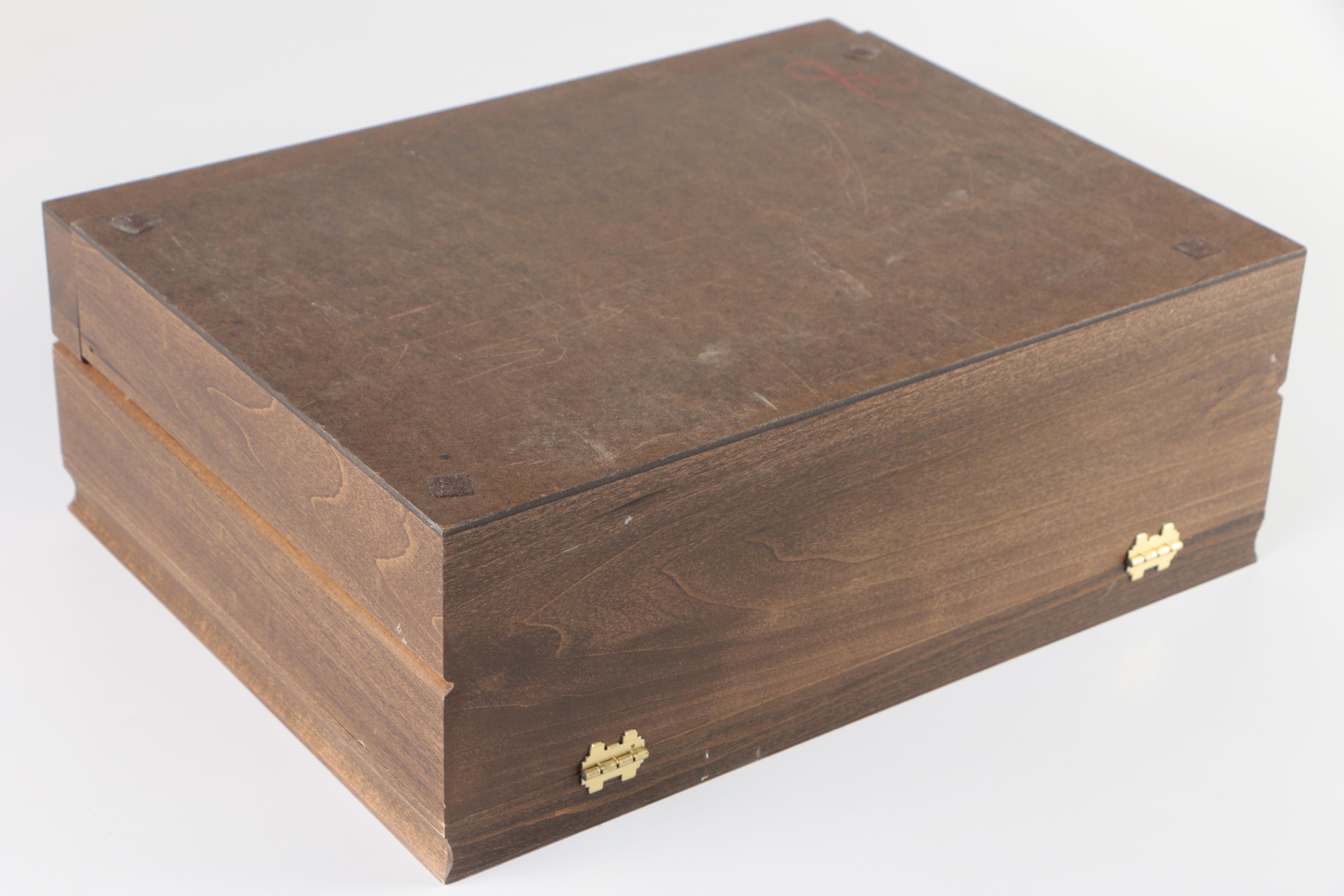 Oneida "Classic Shell" Stainless Flatware Service with "Midtowne" Serving Spoons