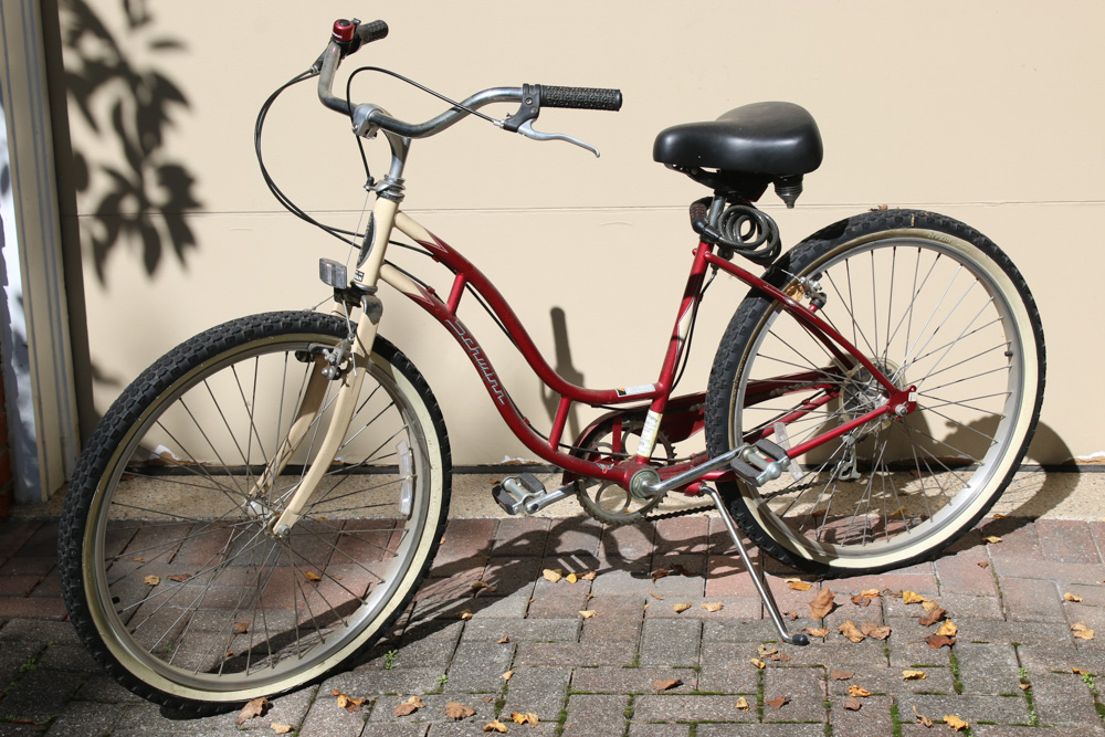 Schwinn 6 Speed Women's Cruiser Bike, Contemporary