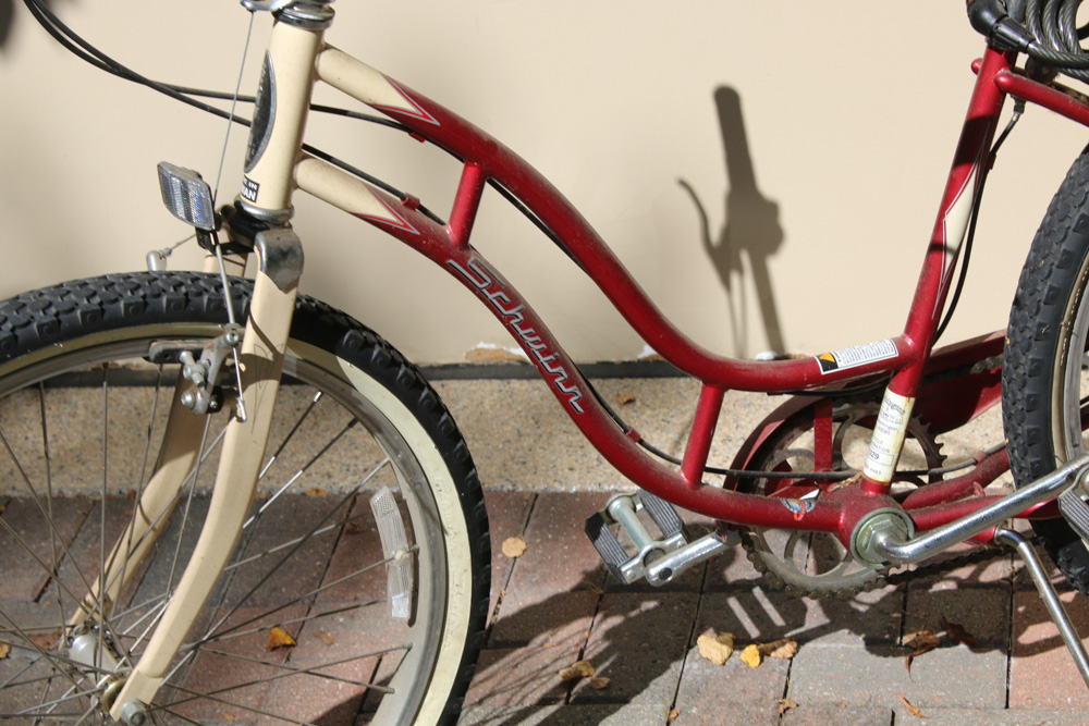 Schwinn 6 Speed Women's Cruiser Bike, Contemporary