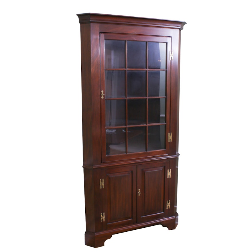 Early American Style Mahogany Finish Corner Cabinet, Mid to Late 20th Century