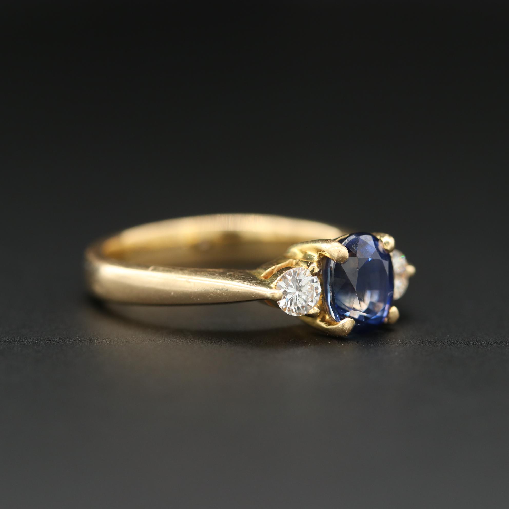 18K Yellow Gold Sapphrie and Diamond Ring