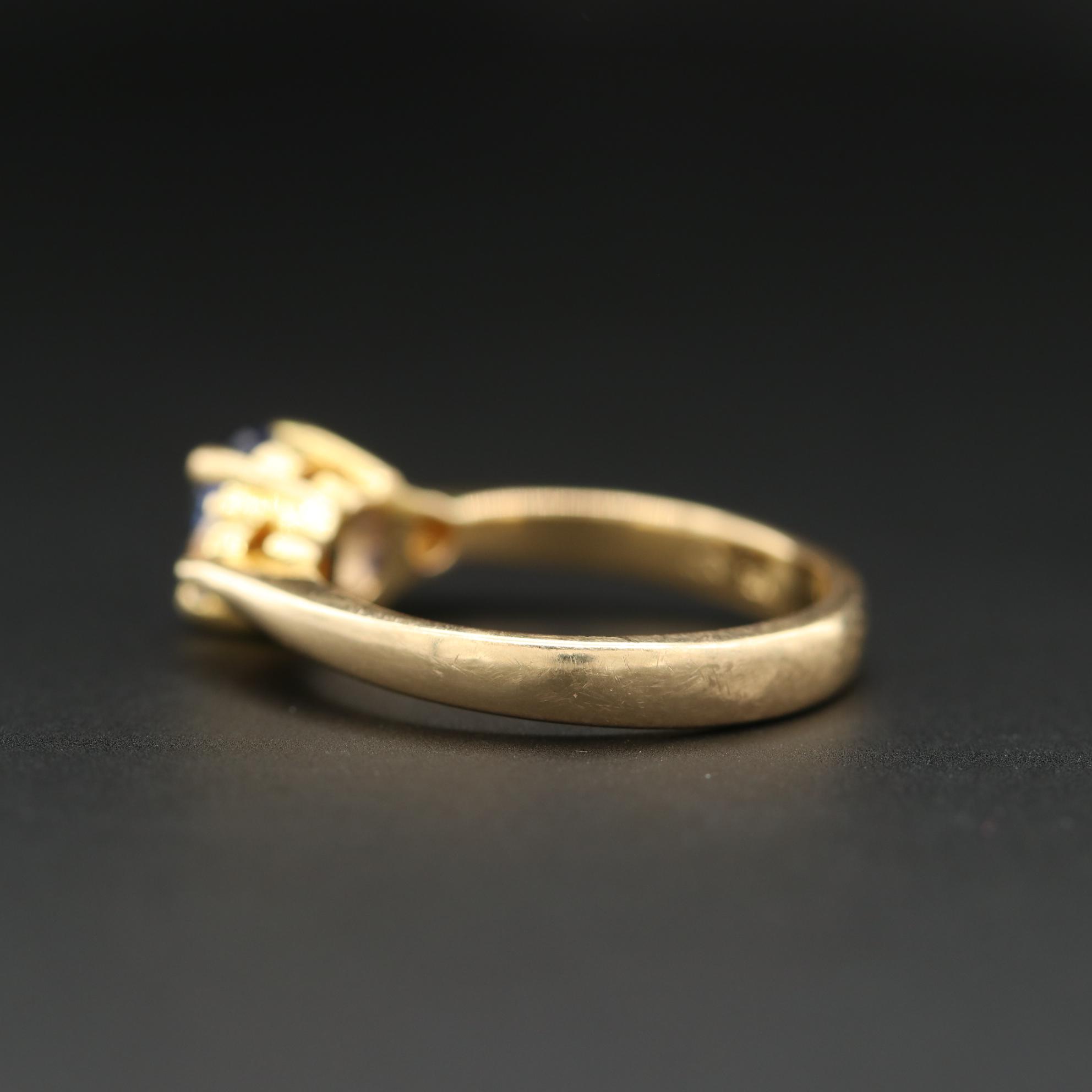 18K Yellow Gold Sapphrie and Diamond Ring