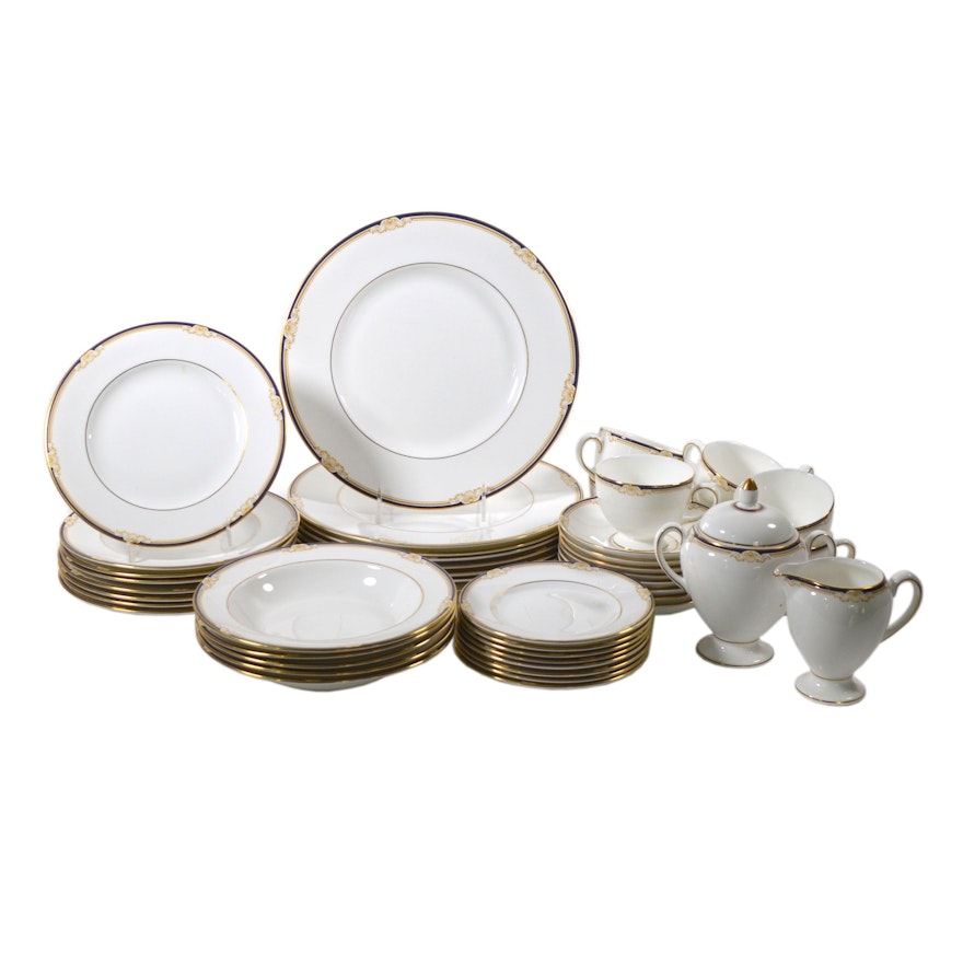 Wedgwood "Cavendish" Porcelain Dinnerware, Late 20th Century